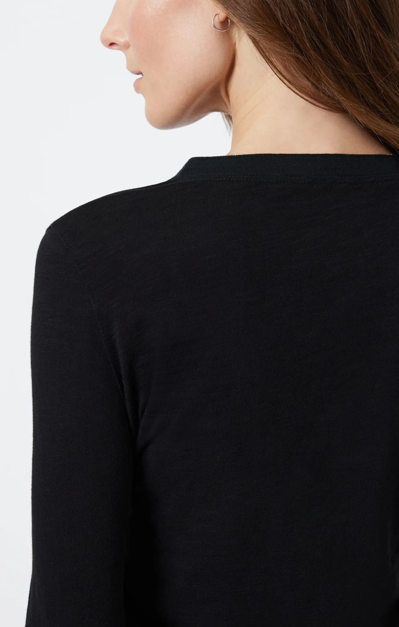 HENLEY T-SHIRT IN BLACK - Image 5