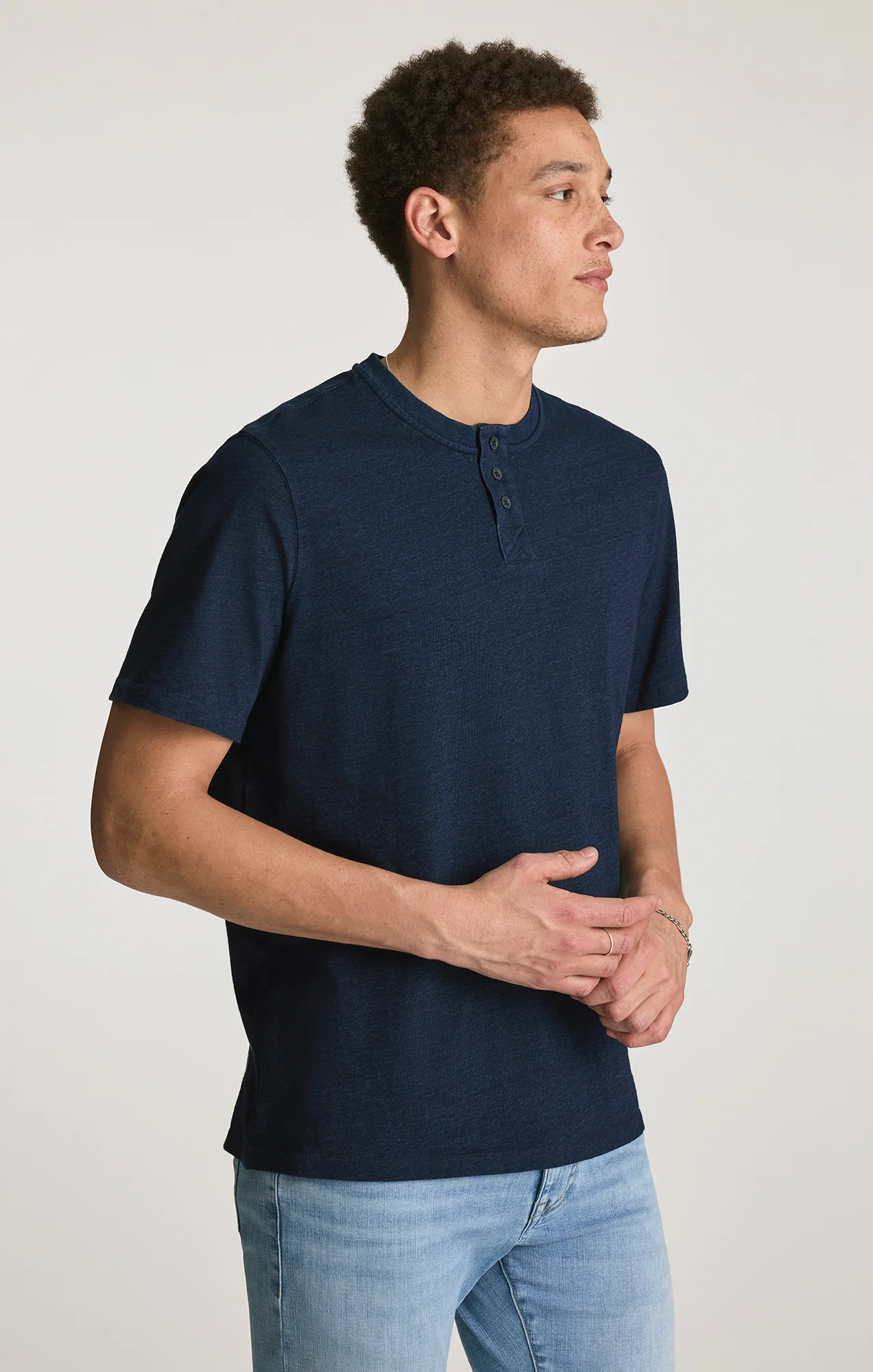 HENLEY T-SHIRT IN DARK INDIGO - Image 3
