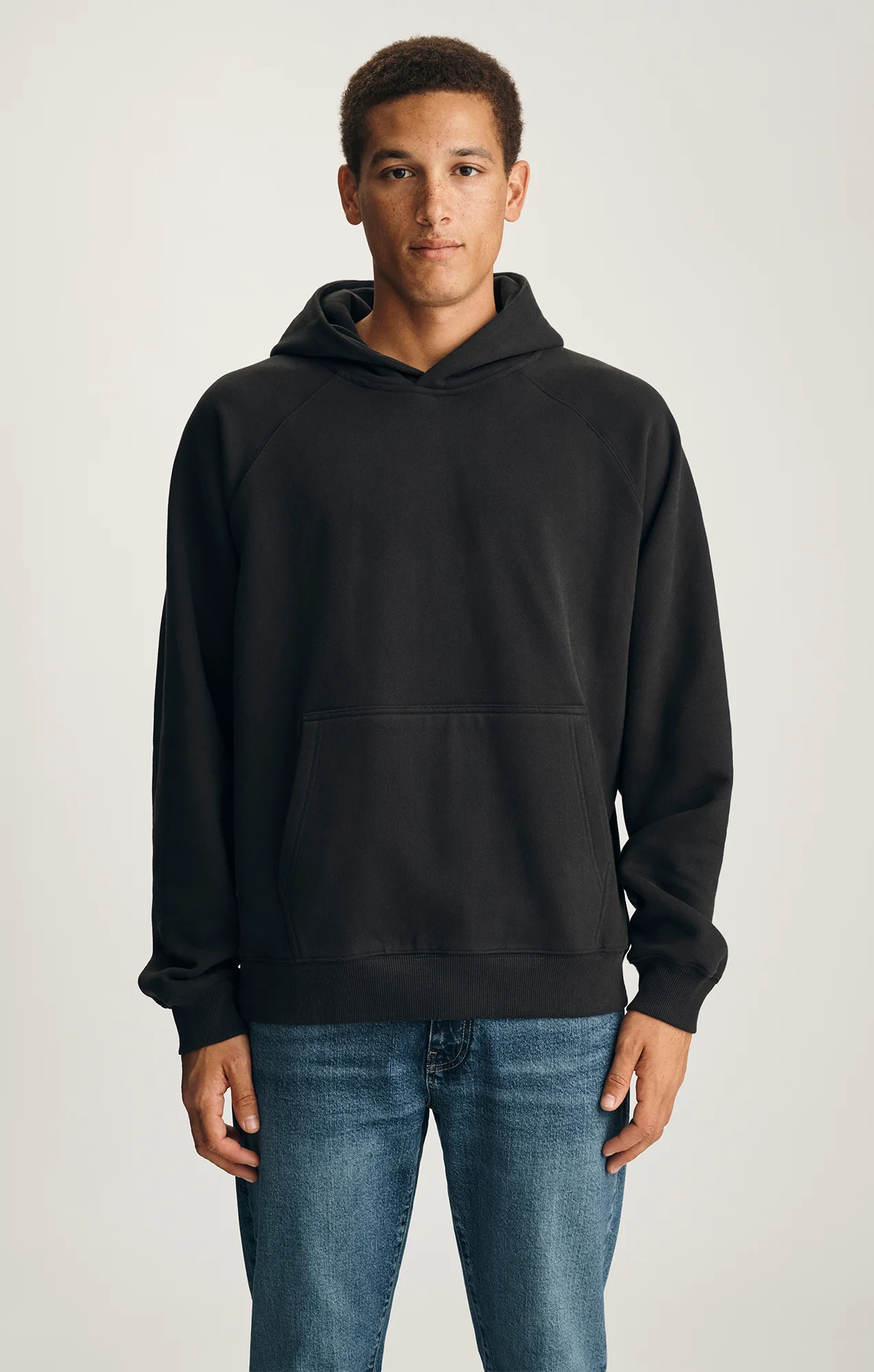 HOODIE IN BLACK