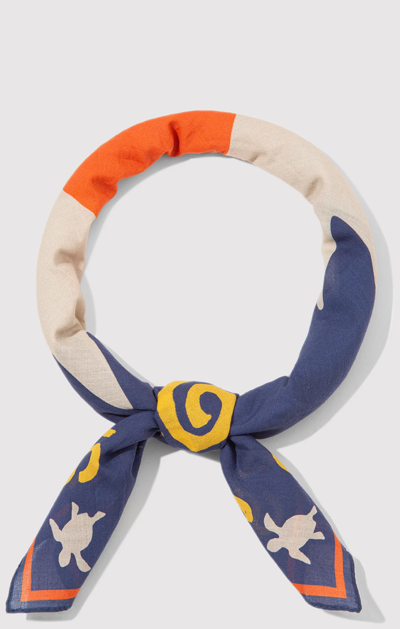 INDIGO TURTLES BANDANA IN EGGNOG - Image 3