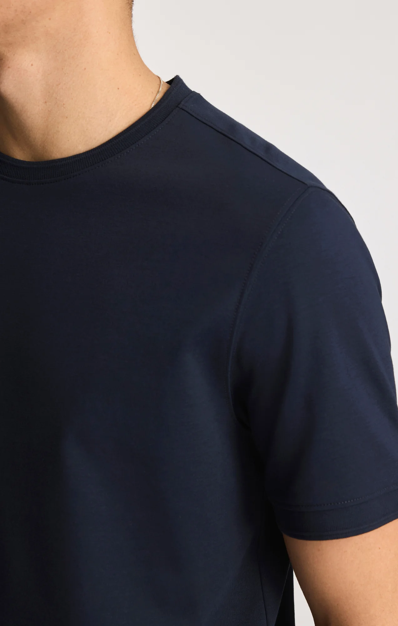 INTERLOCK CREW NECK T-SHIRT IN SKY CAPTAIN - Image 5