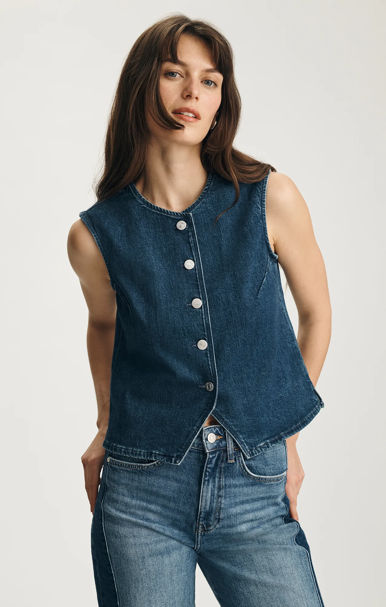 JEMY DENIM VEST IN DARK BRUSHED CLASSIC BLUE