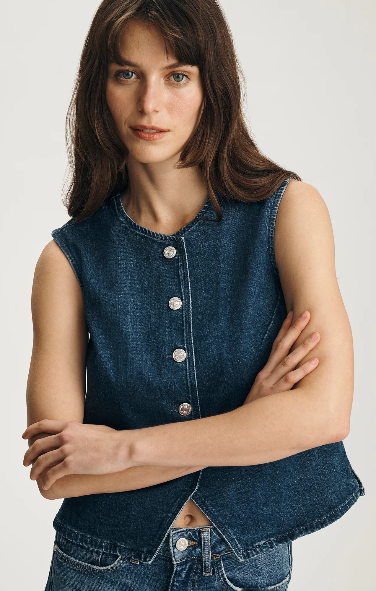 JEMY DENIM VEST IN DARK BRUSHED CLASSIC BLUE - Image 4