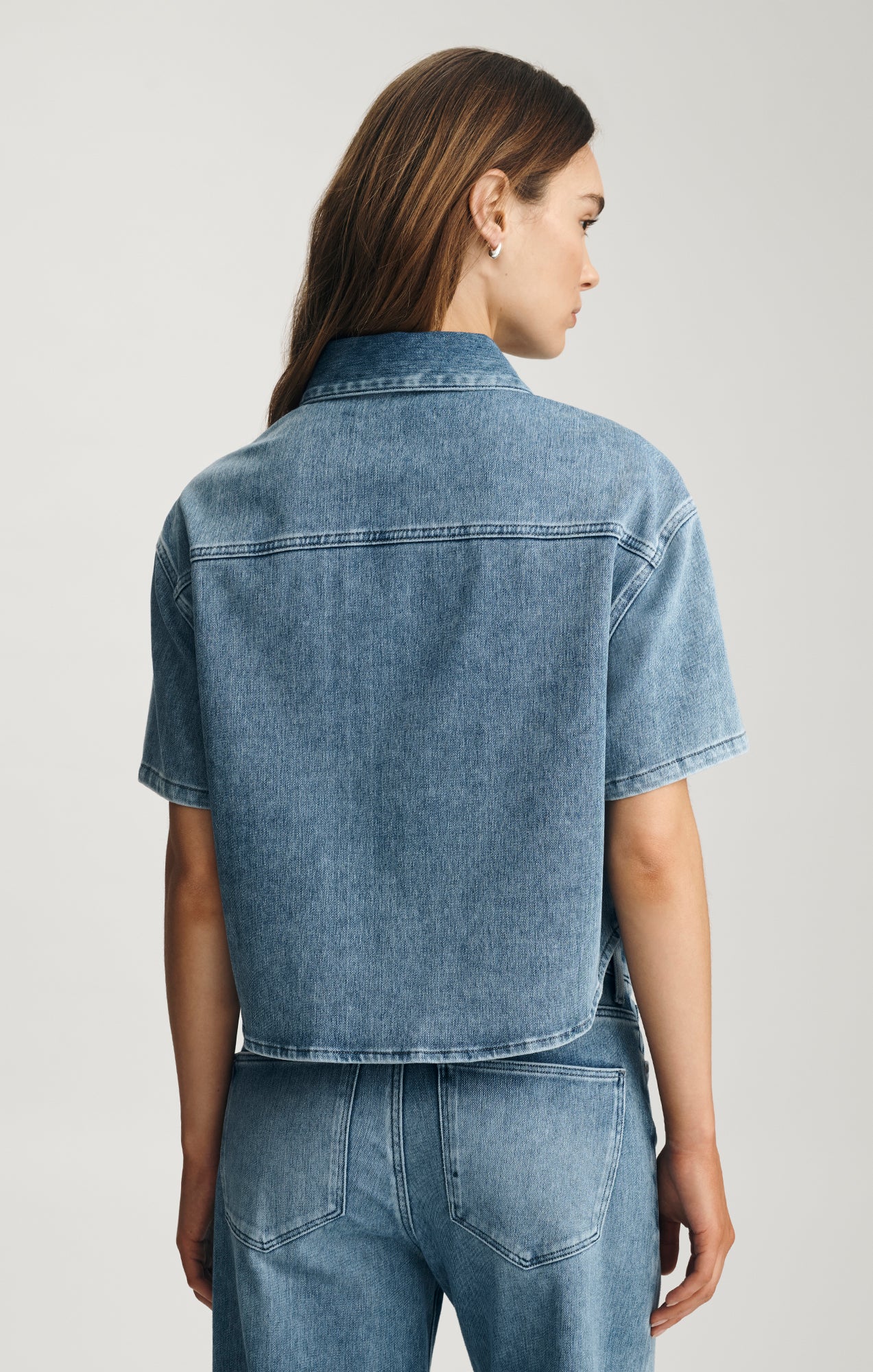 JESSIE DENIM SHIRT IN MID MOVE - Image 3