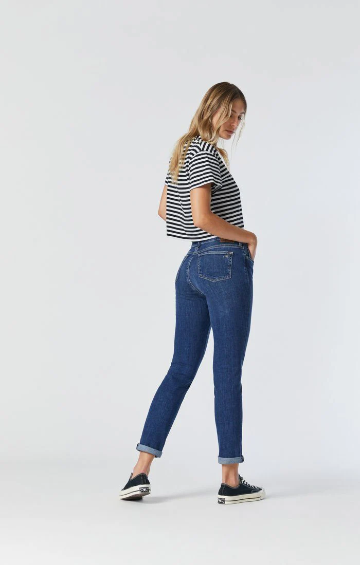 KATHLEEN SLIM BOYFRIEND JEANS IN MID FEATHER BLUE - Image 4
