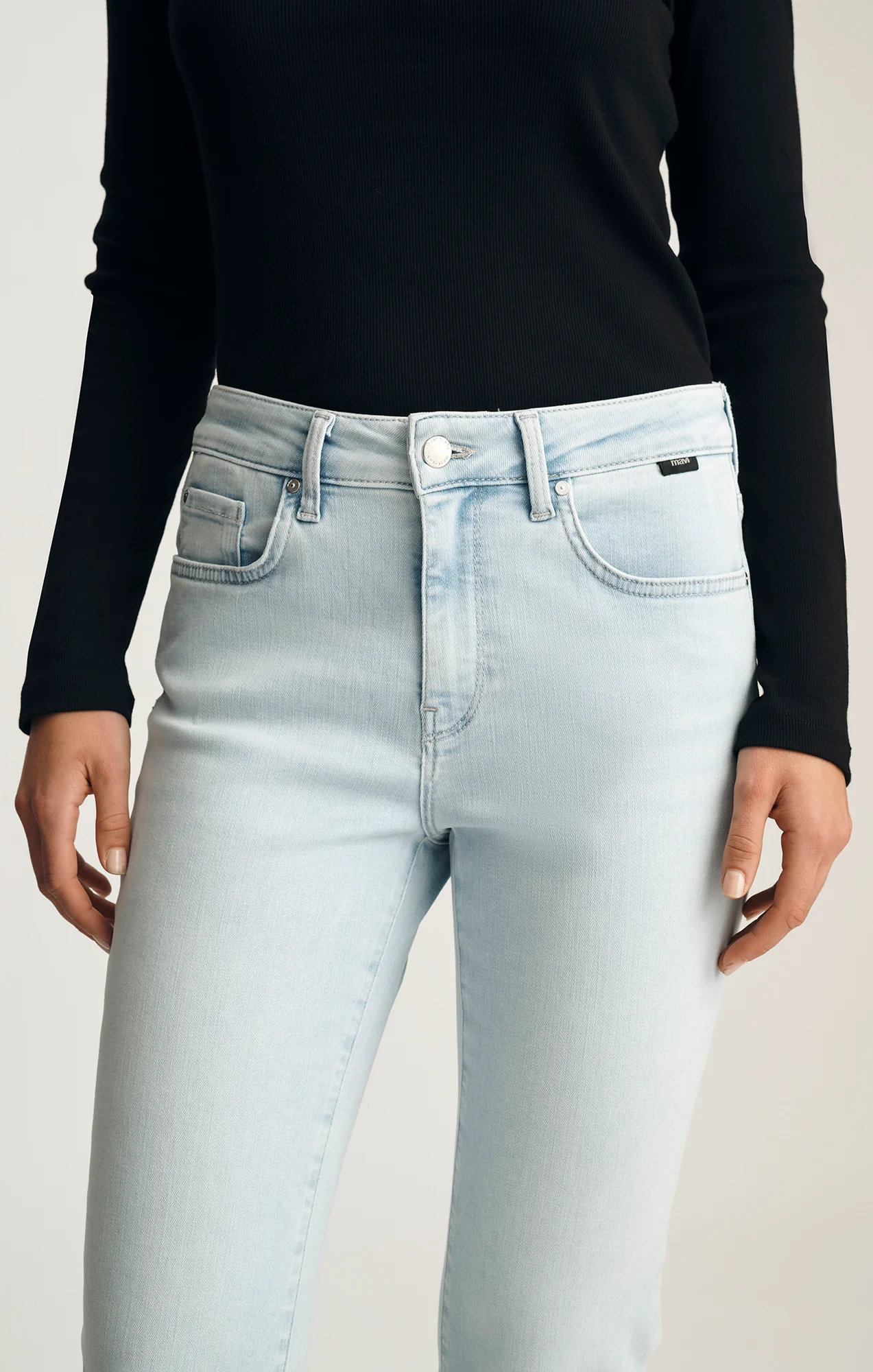 KATHLEEN SLIM BOYFRIEND IN BLEACHED FEATHER BLUE - Image 6