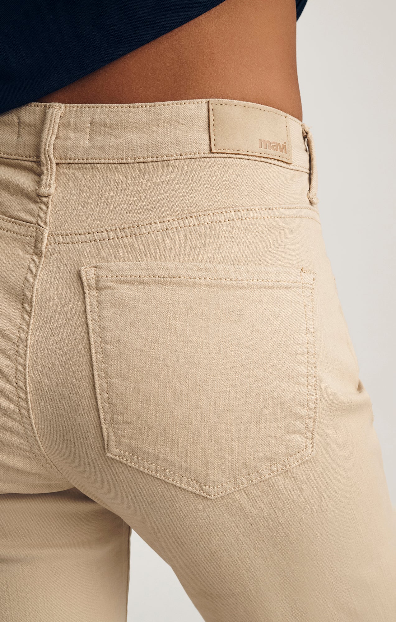 KATHLEEN SLIM BOYFRIEND IN CORN SILK FLEX BLUE - Image 5