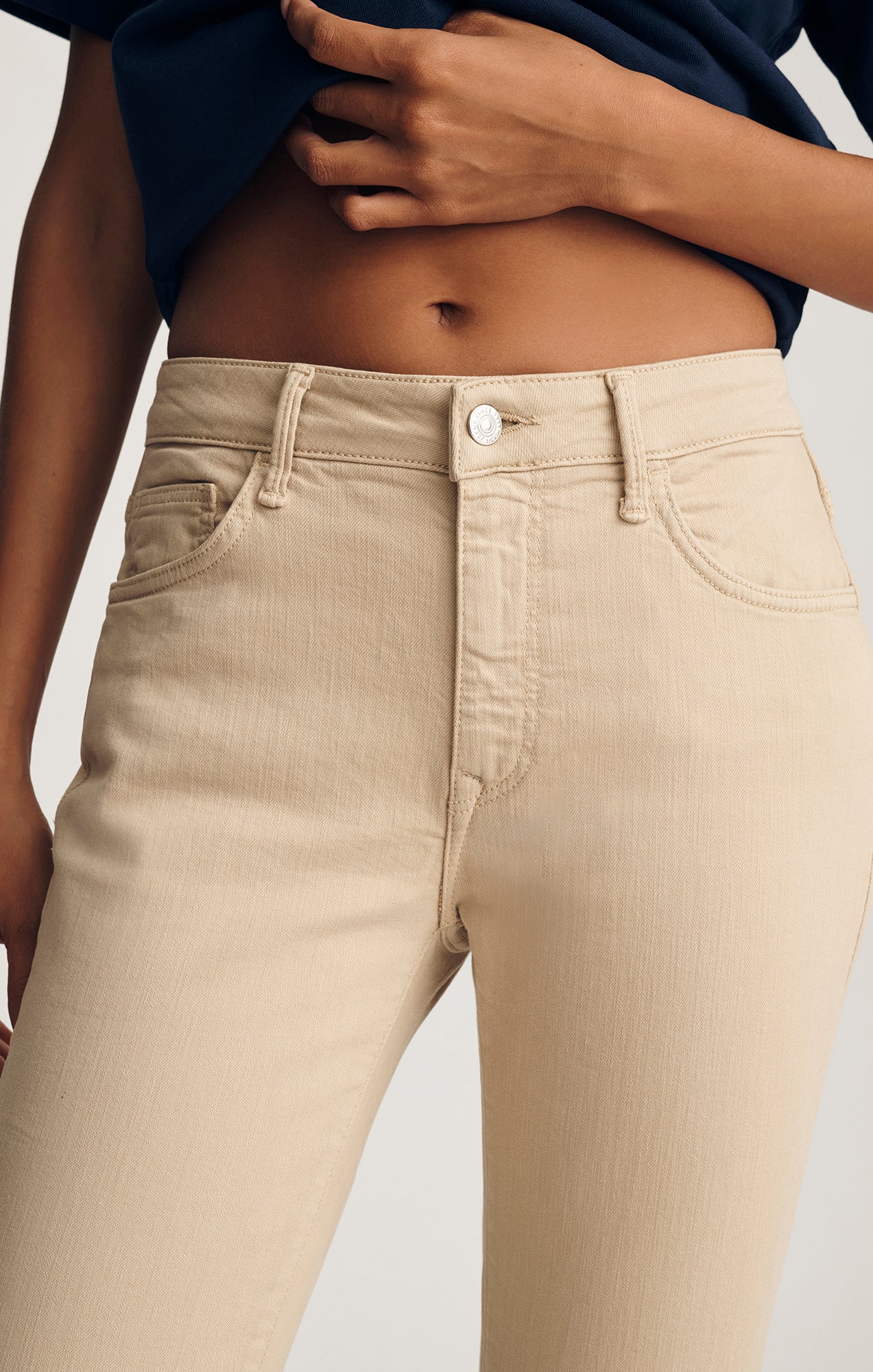 KATHLEEN SLIM BOYFRIEND IN CORN SILK FLEX BLUE - Image 6