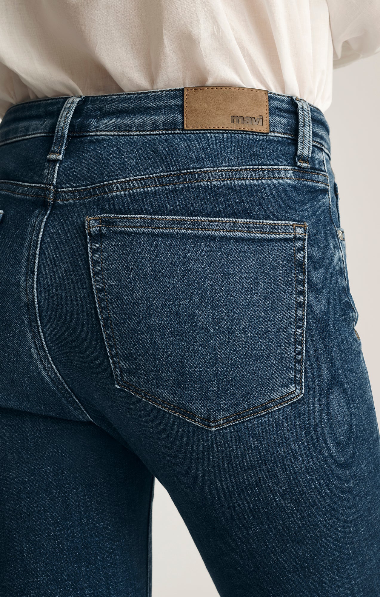 KATHLEEN SLIM BOYFRIEND IN DARK BRUSHED FEATHER BLUE - Image 6