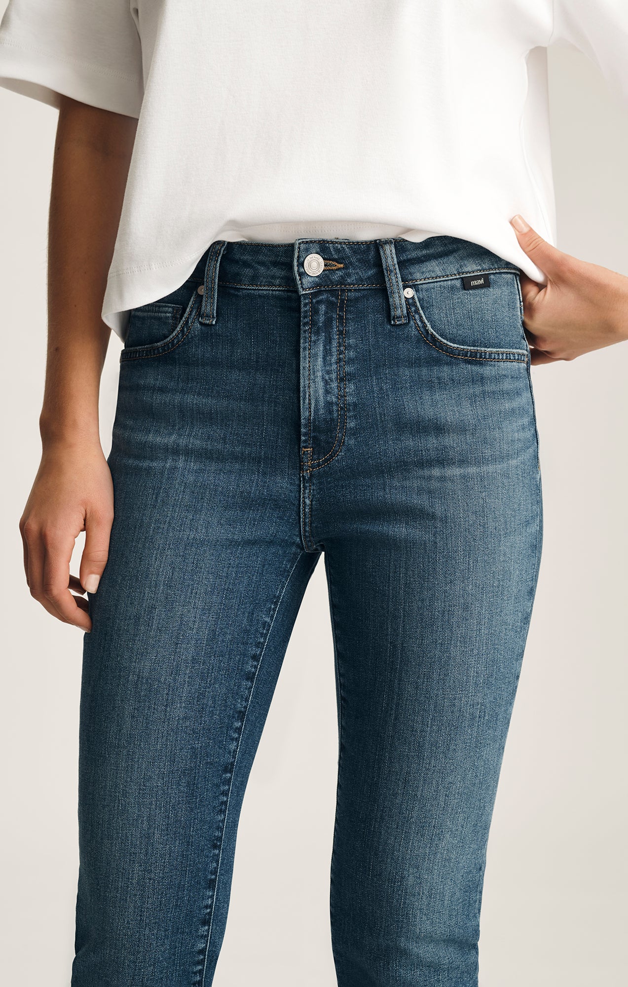 KATHLEEN SLIM BOYFRIEND IN DARK BRUSHED FLEX BLUE - Image 6