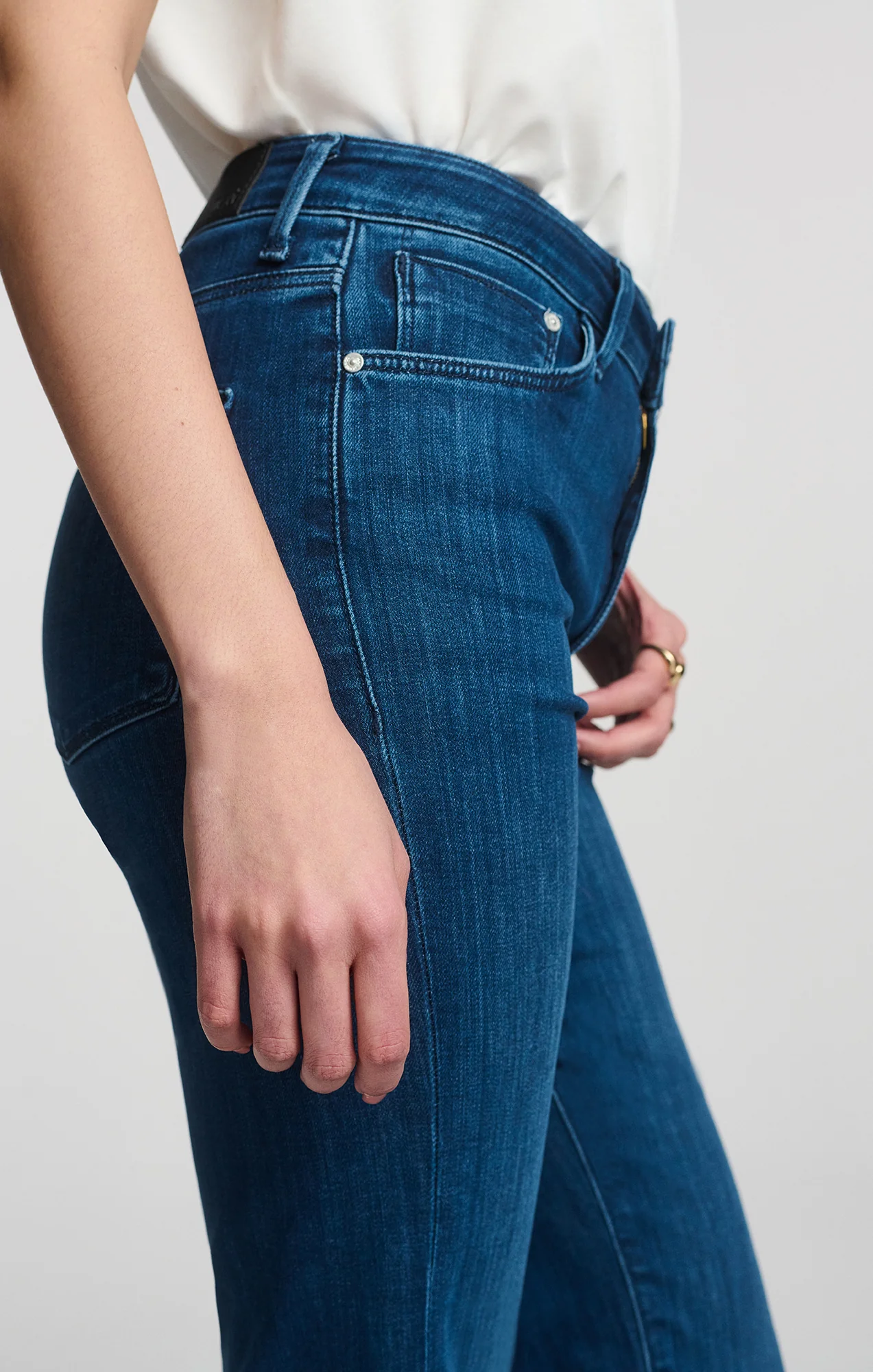 KENDRA STRAIGHT LEG JEANS IN MID SUPERSOFT - Image 3
