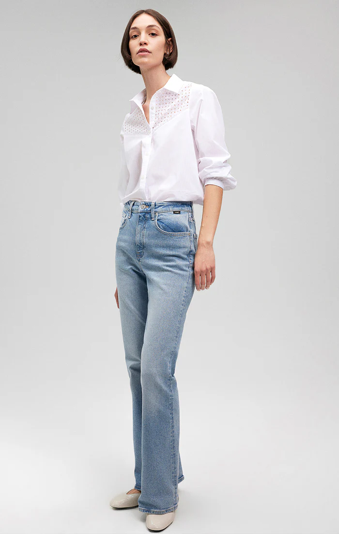 LACE DETAIL BUTTON-UP SHIRT IN WHITE - Image 5