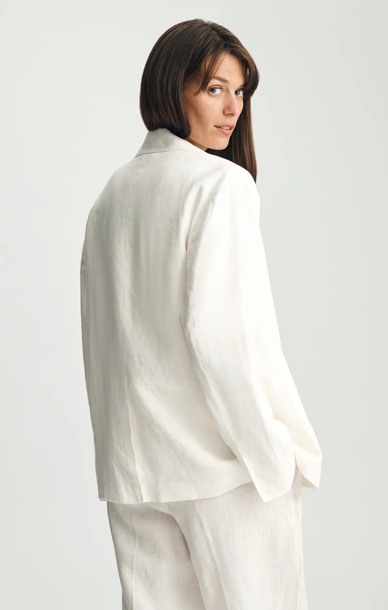 LINEN BLAZER IN ANTIQUE WHITE - Image 3