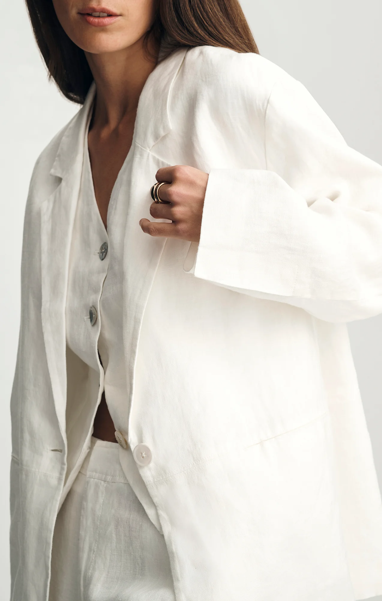 LINEN BLAZER IN ANTIQUE WHITE - Image 4