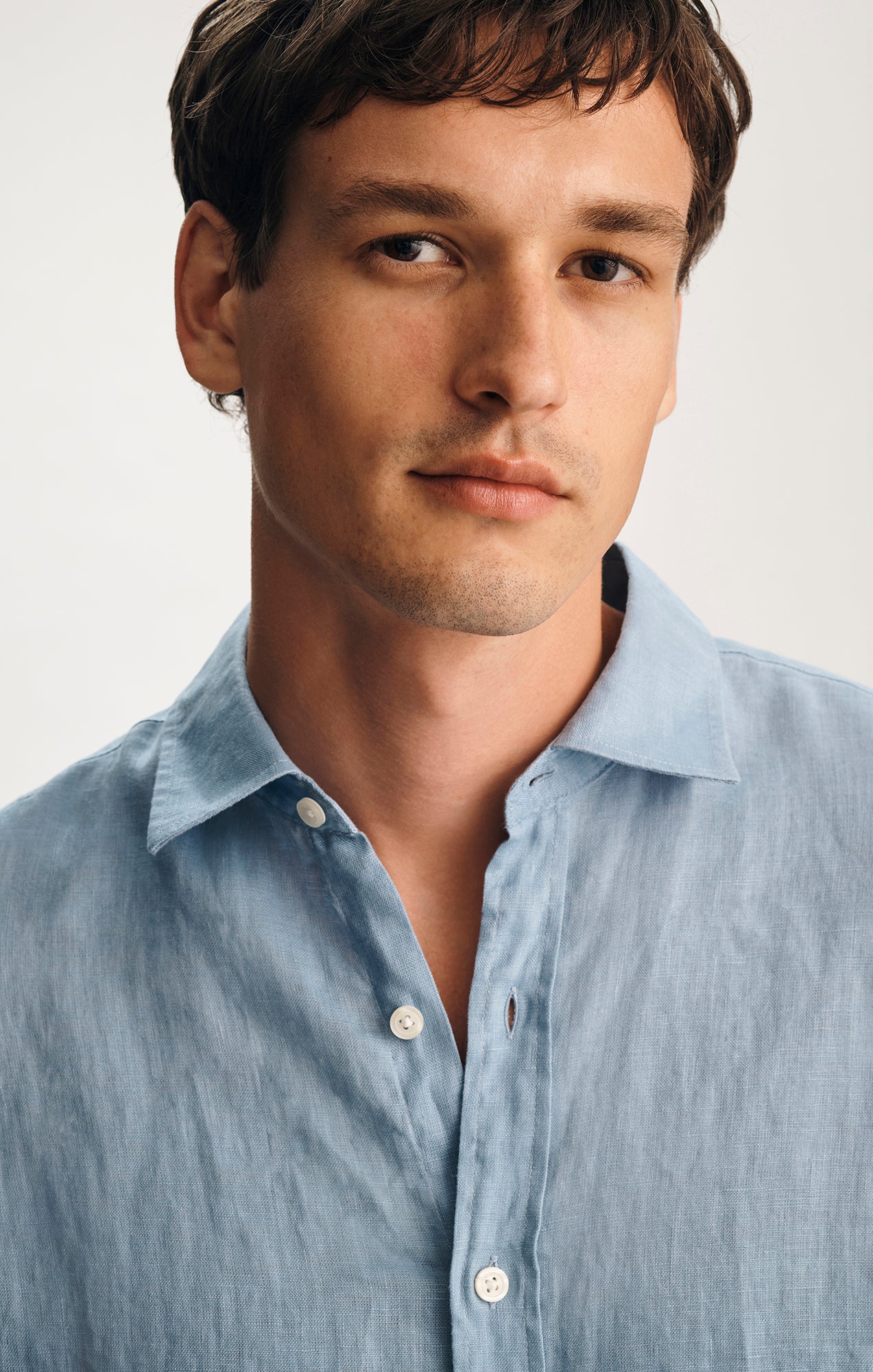LINEN BUTTON-UP SHIRT IN ALLURE - Image 3