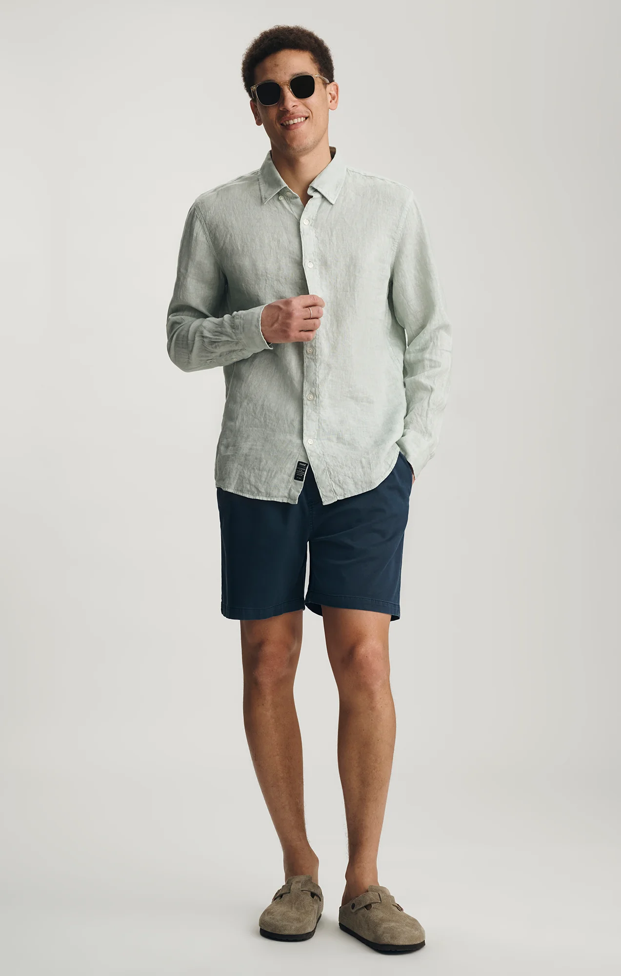 LINEN BUTTON-UP SHIRT IN AQUA GRAY - Image 3