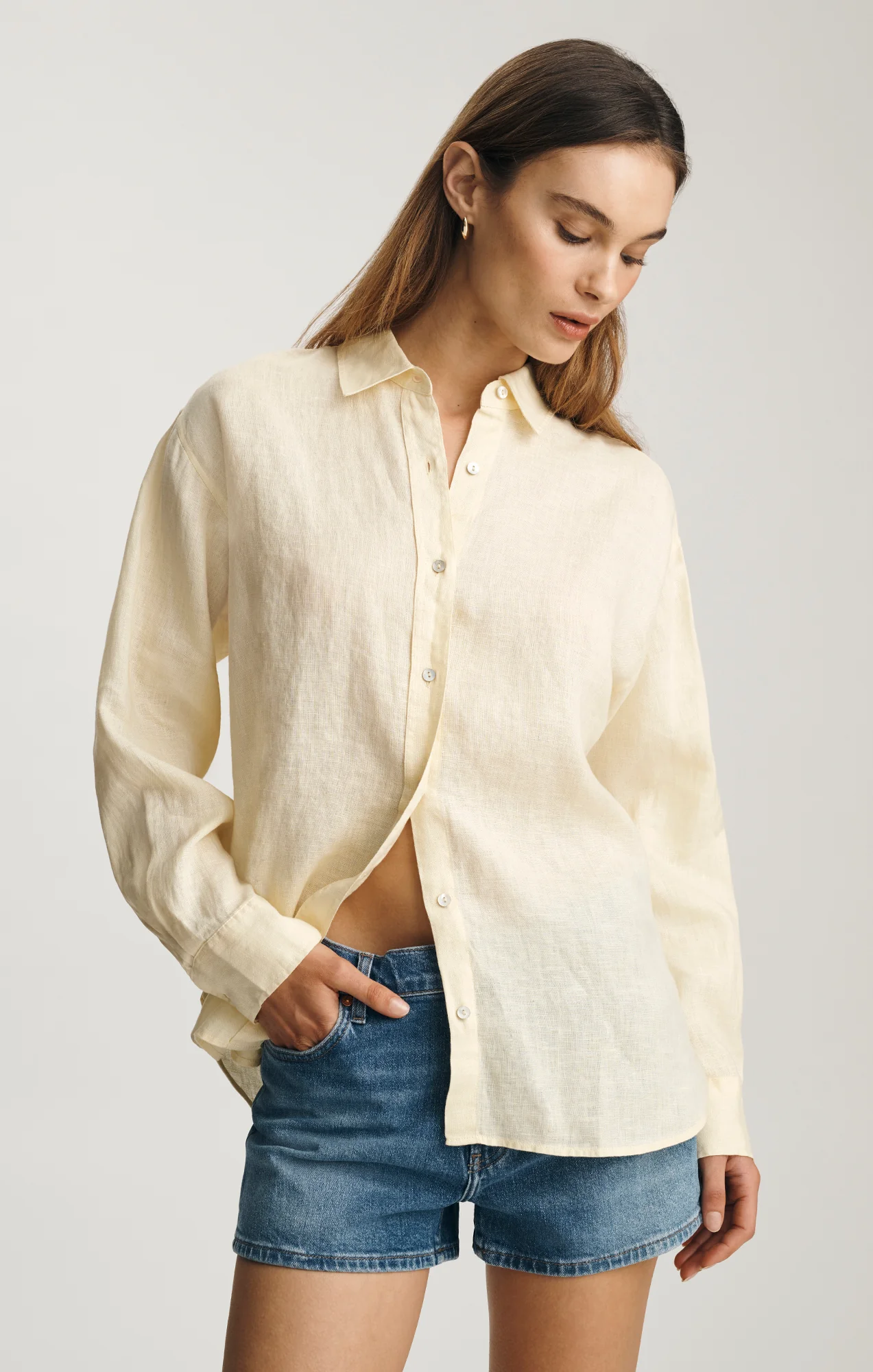 LINEN BUTTON-UP SHIRT IN FLAN