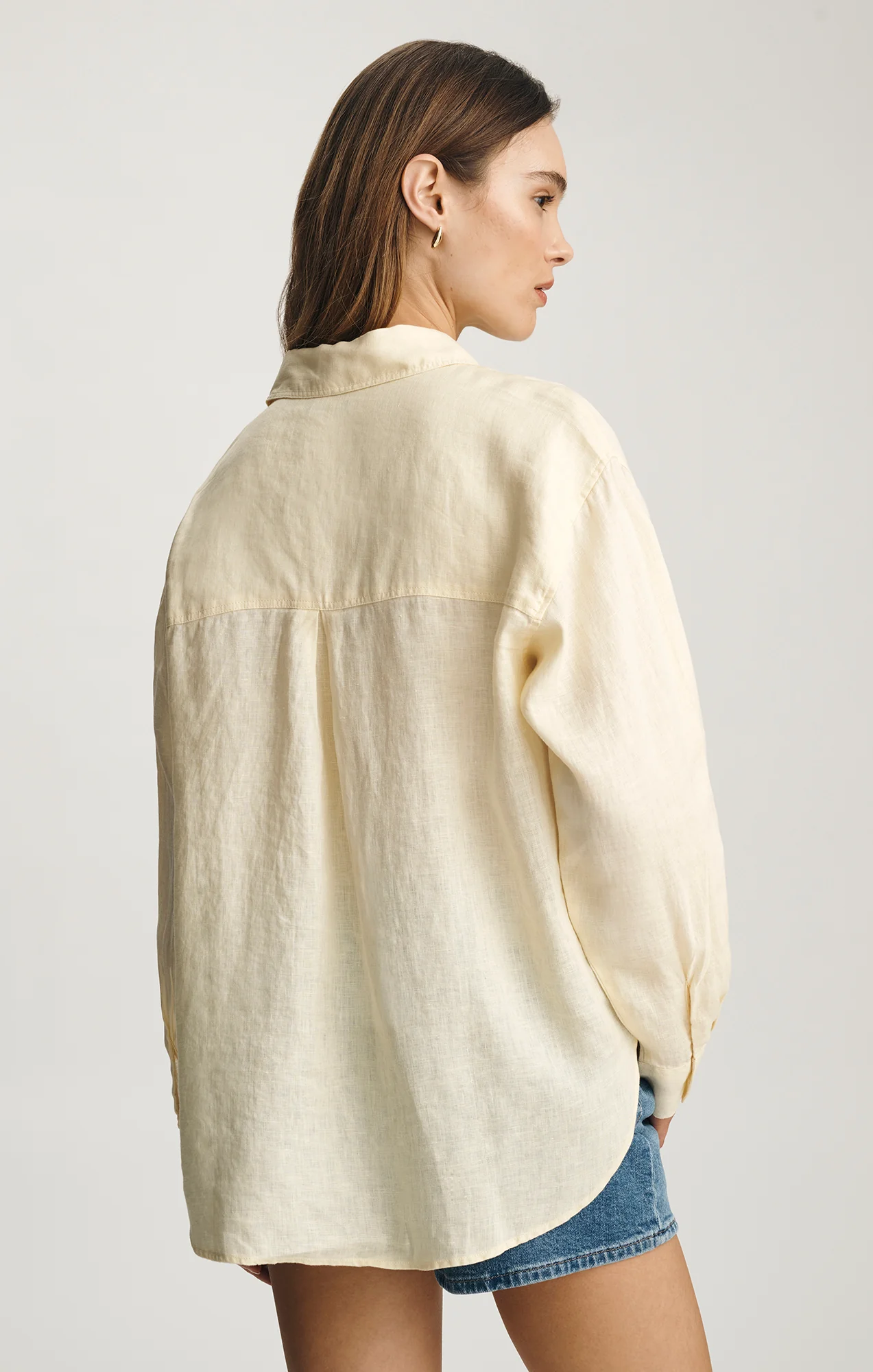 LINEN BUTTON-UP SHIRT IN FLAN - Image 2
