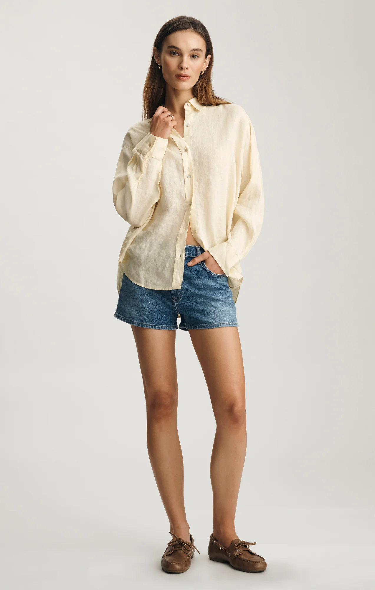 LINEN BUTTON-UP SHIRT IN FLAN - Image 4