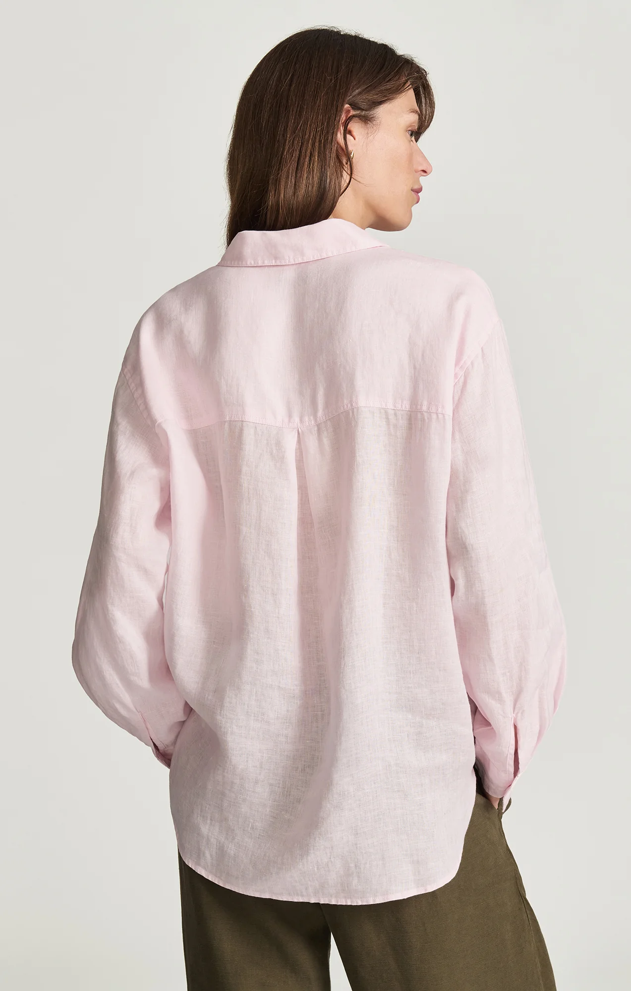 LINEN BUTTON-UP SHIRT IN TENDER TOUCH - Image 2