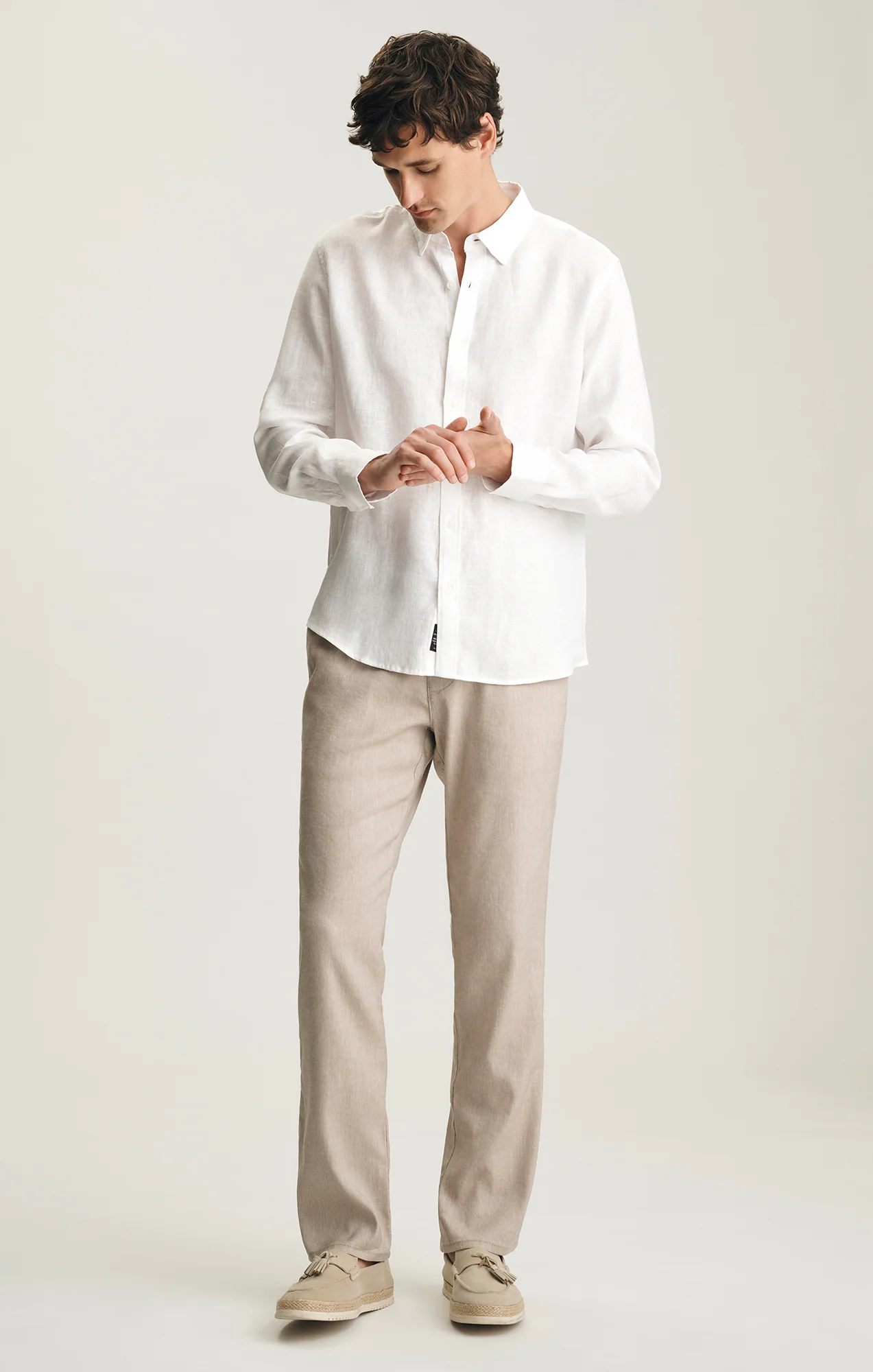 LINEN BUTTON-UP SHIRT IN WHITE - Image 4