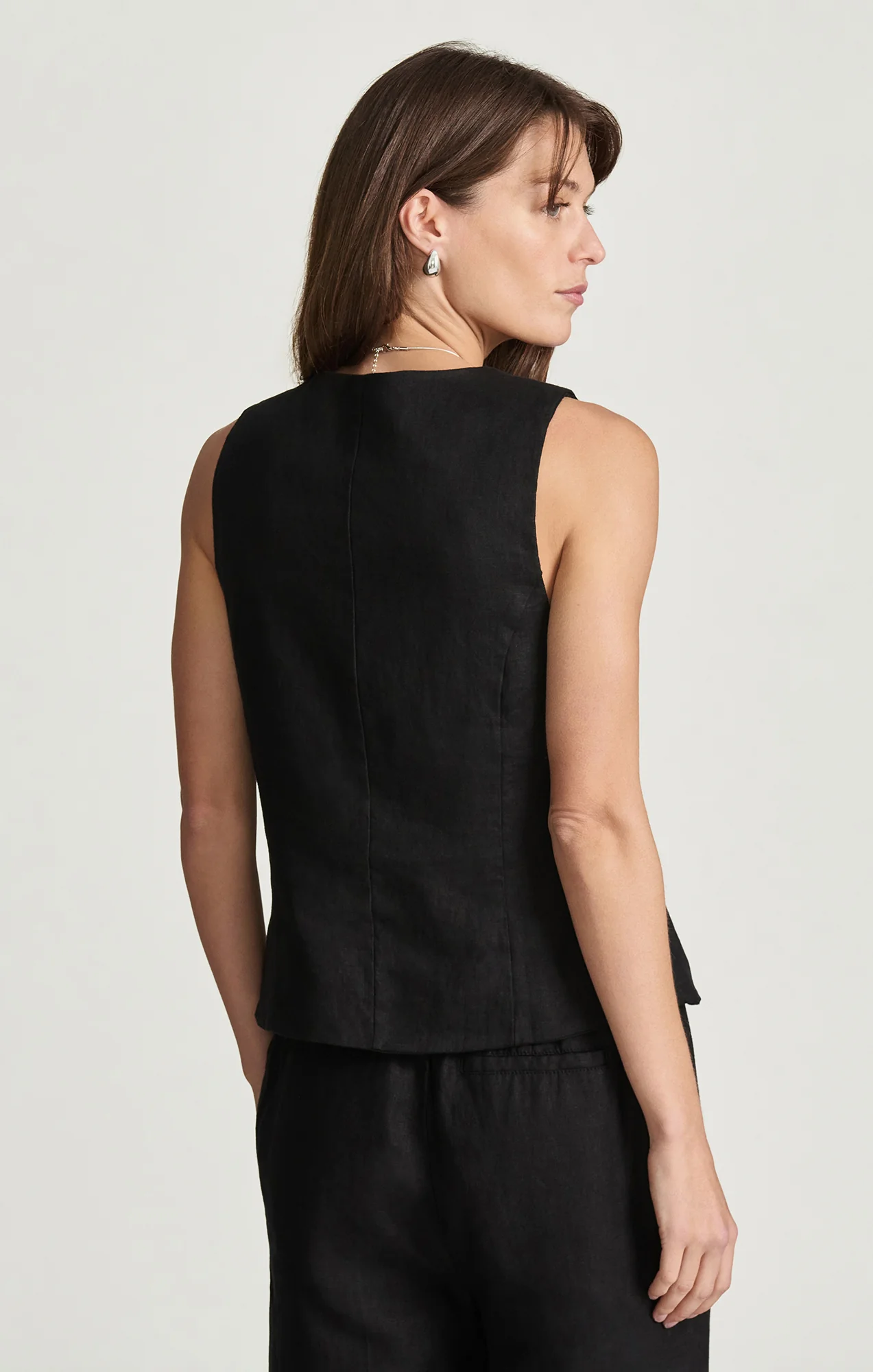 LINEN CUTAWAY VEST IN BLACK - Image 4