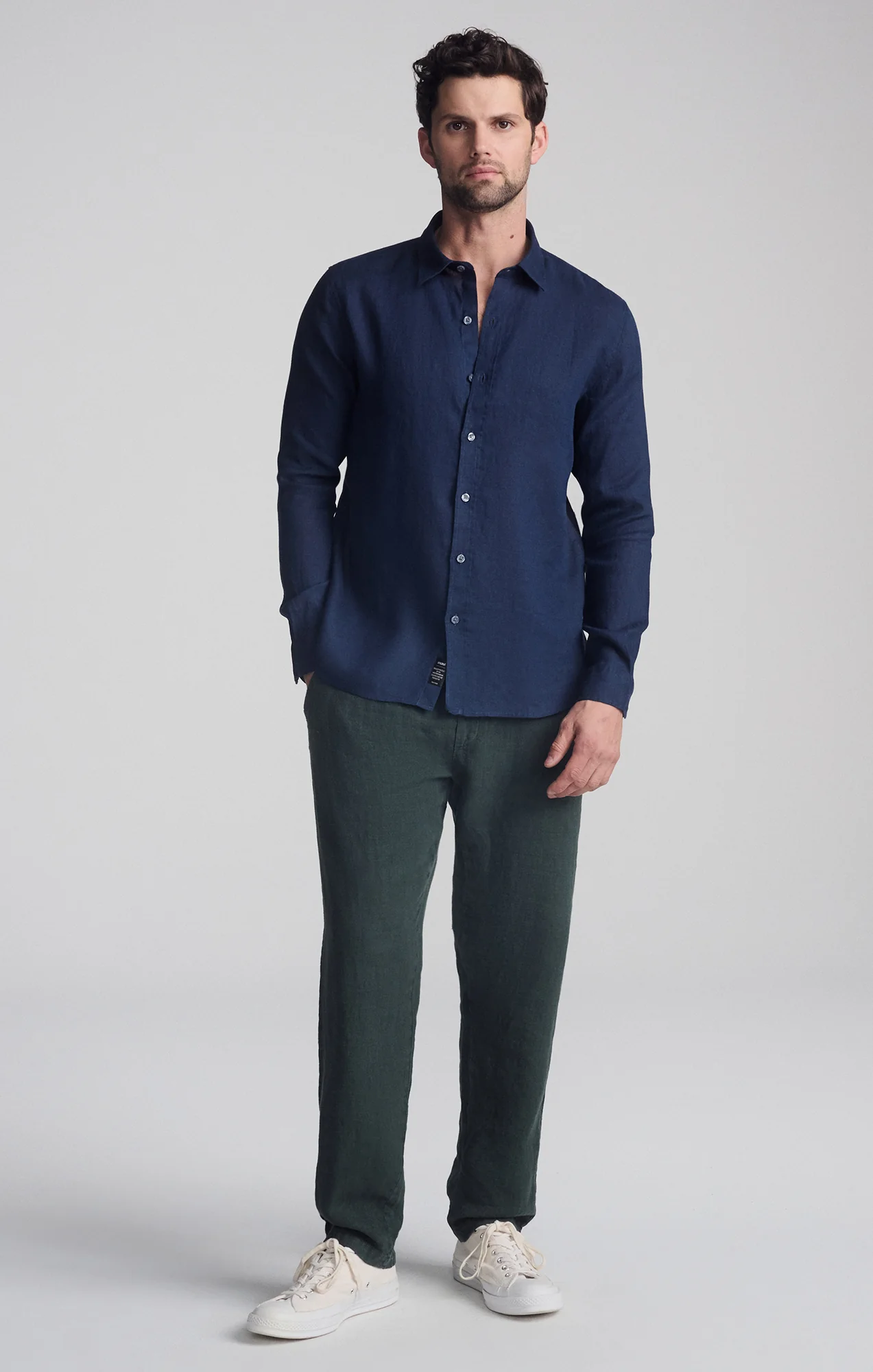LINEN LONG SLEEVE BUTTON-UP SHIRT IN BLACK IRIS