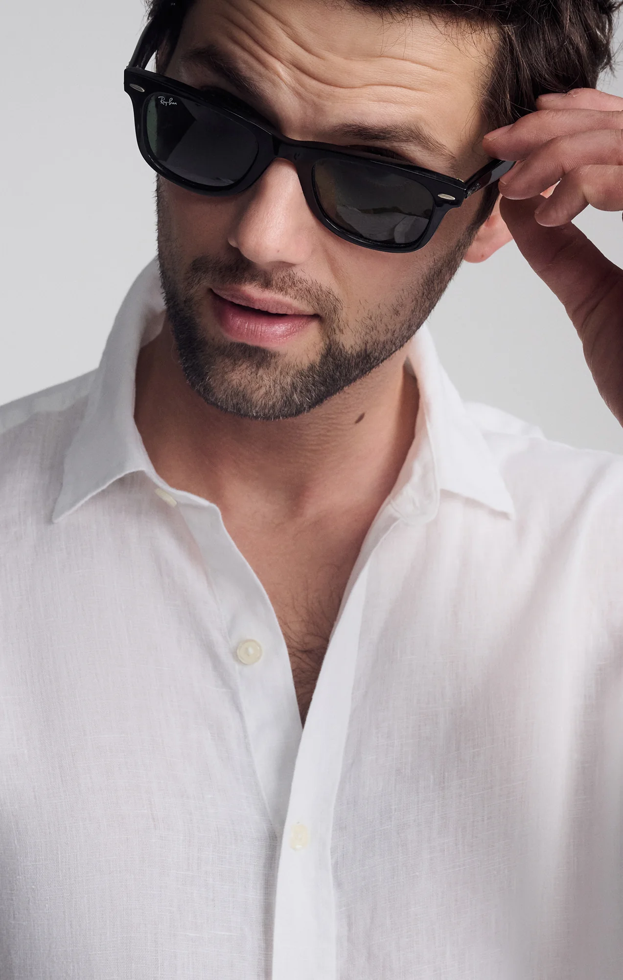 LINEN LONG SLEEVE BUTTON-UP SHIRT IN WHITE