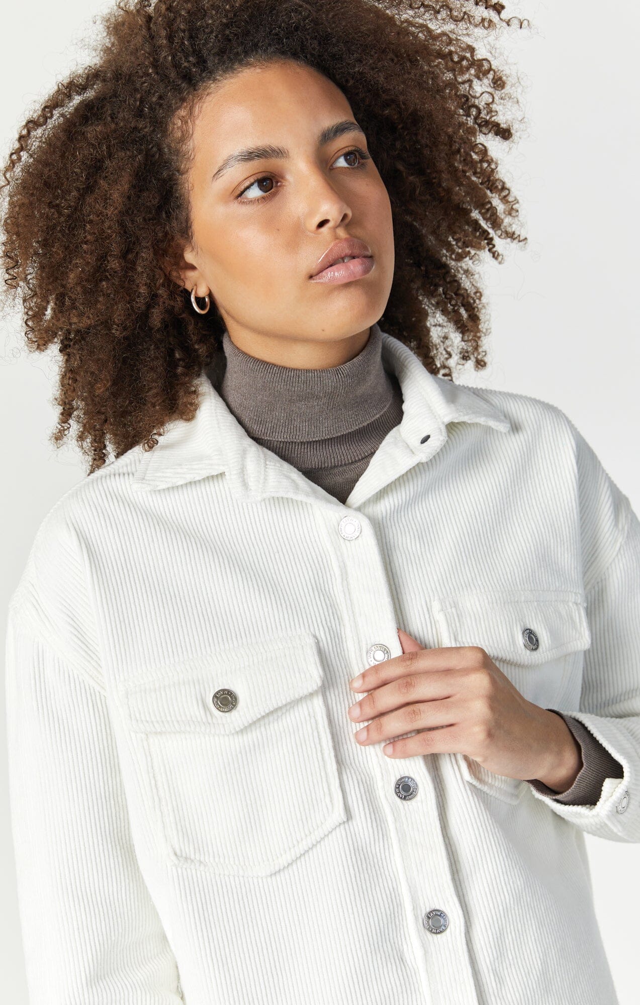 LIVIA OVERSIZED DENIM SHIRT IN OFF-WHITE CORD - Image 6