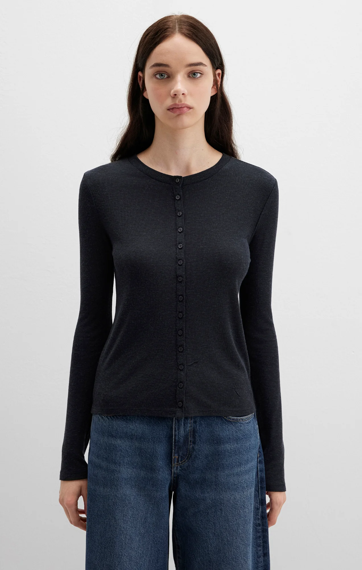 EDITION BUTTON-UP LONG SLEEVE T-SHIRT IN ANTHRACITE - Image 2