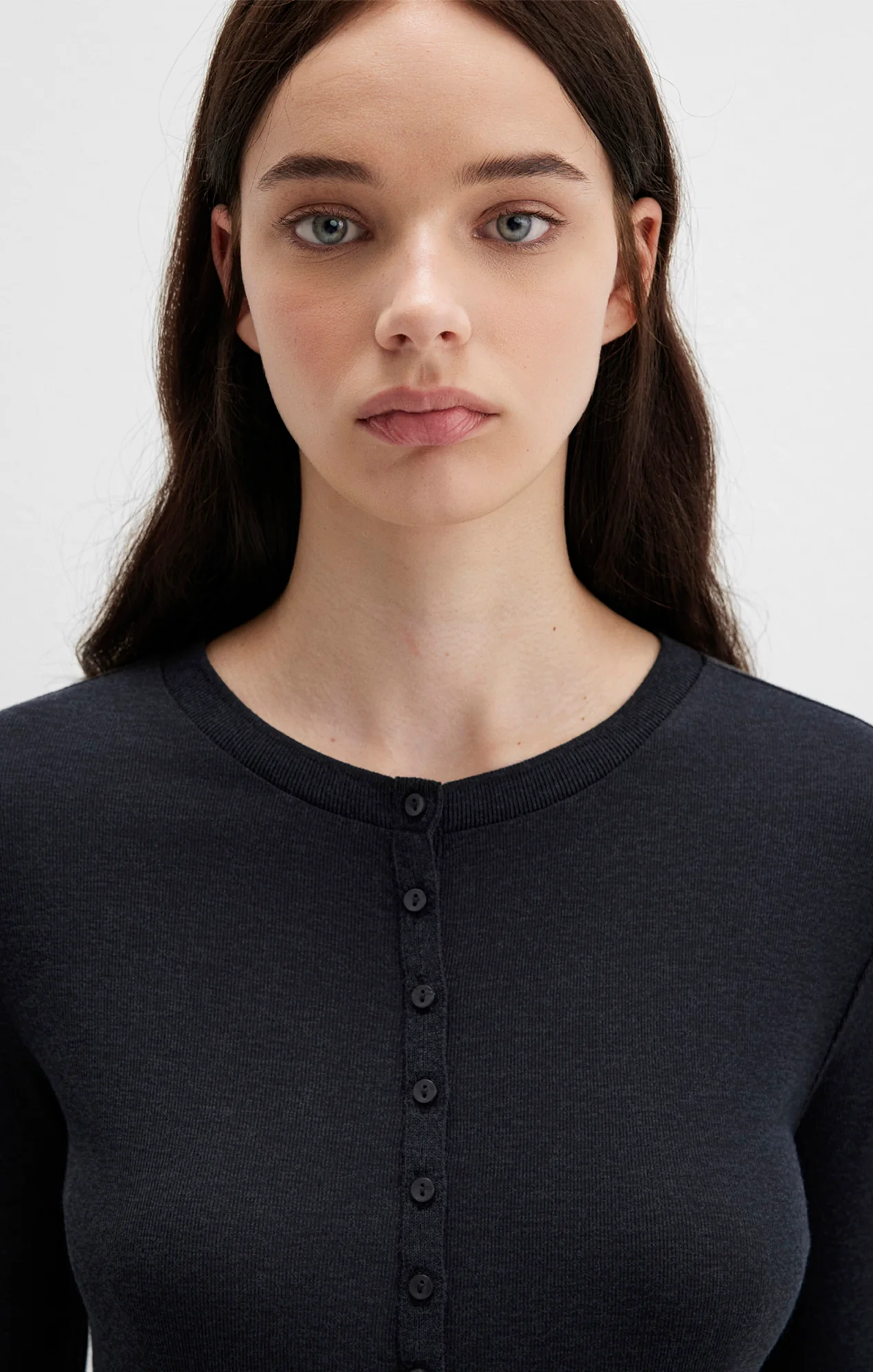 EDITION BUTTON-UP LONG SLEEVE T-SHIRT IN ANTHRACITE - Image 4