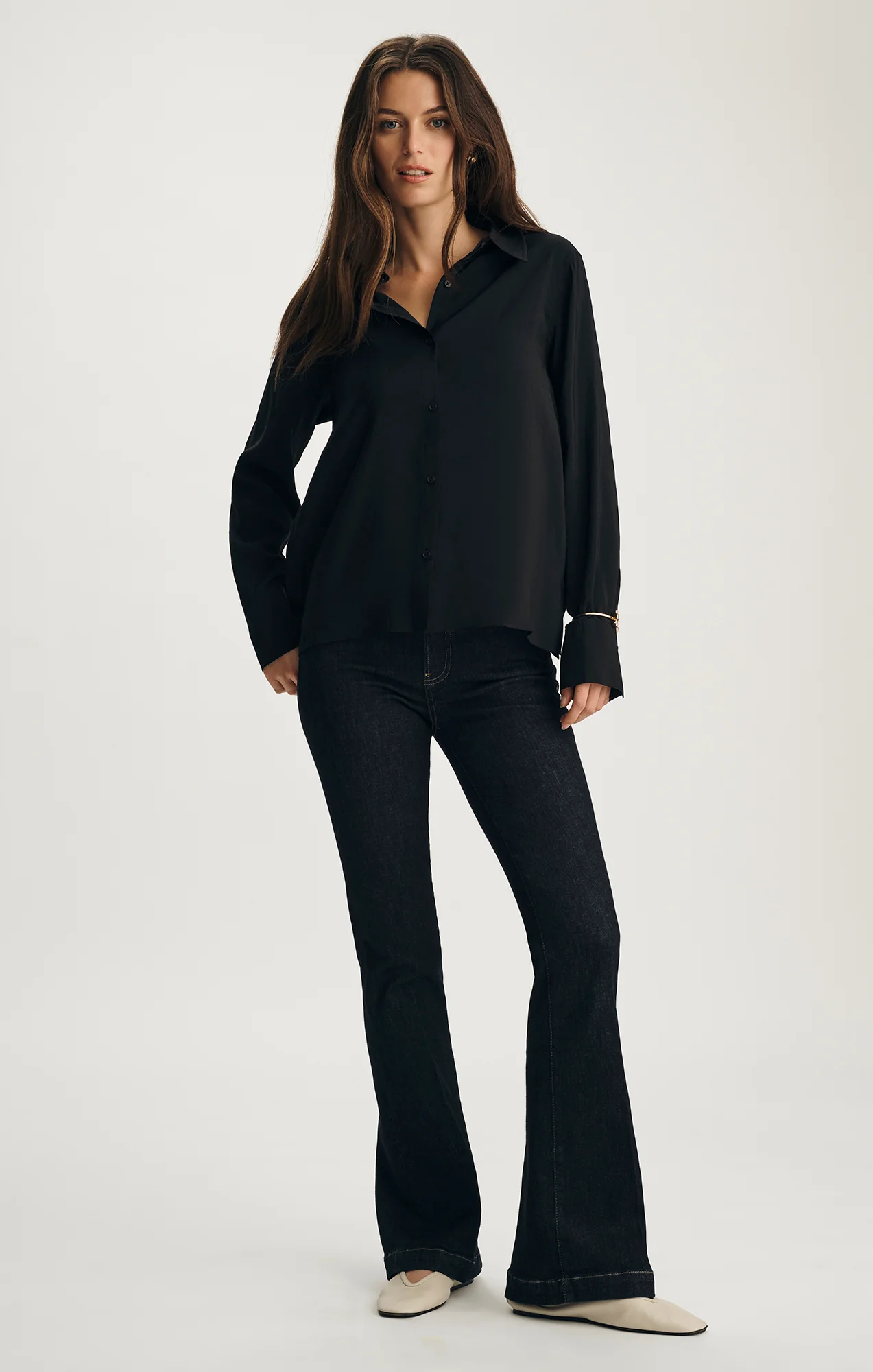 LUXE TOUCH TENCEL™ BUTTON-UP SHIRT IN BLACK - Image 5