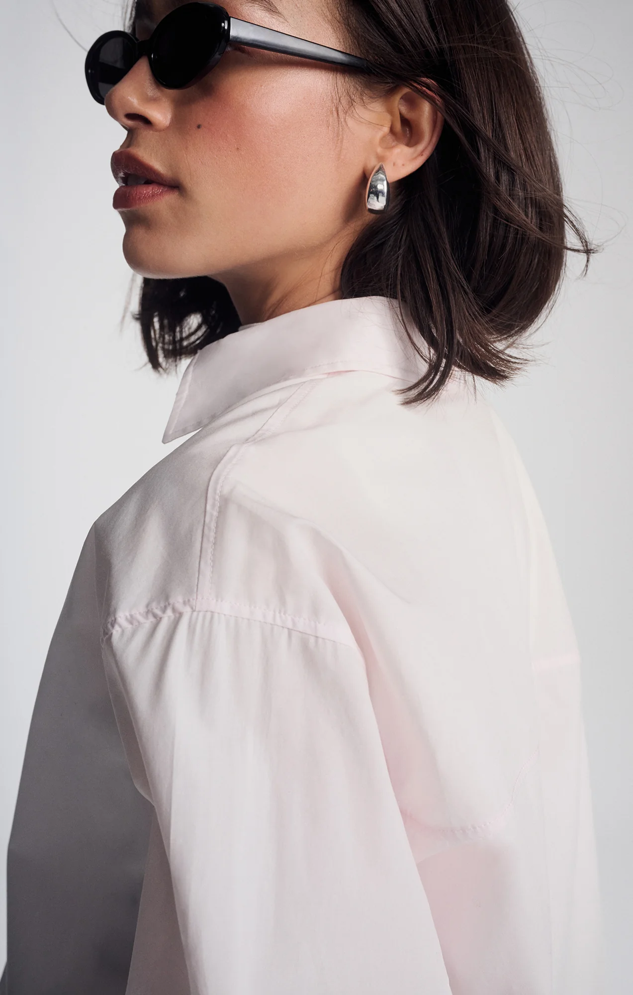 LONG SLEEVE BUTTON-UP SHIRT IN SHRINKING VIOLET - Image 3