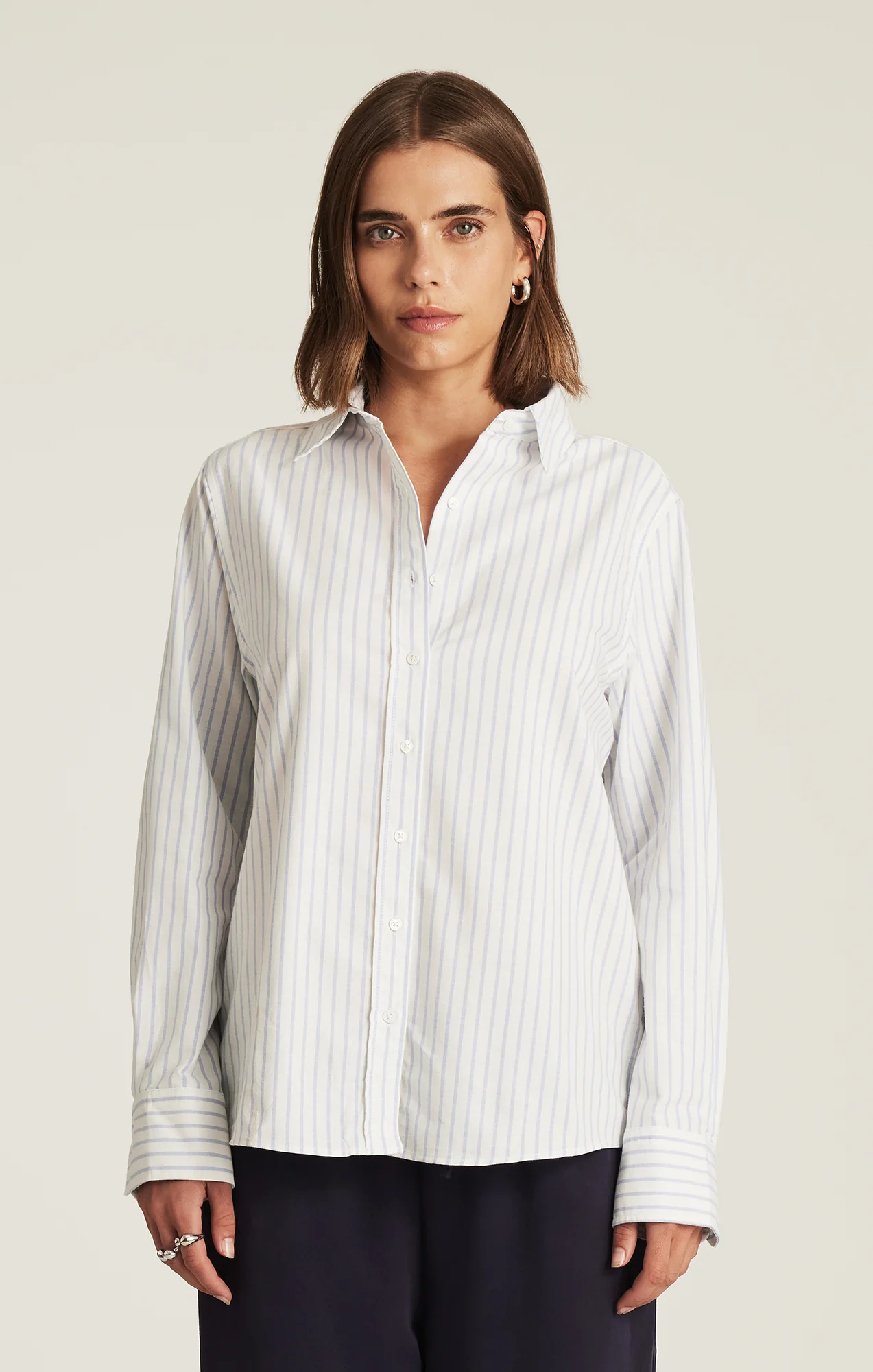 LONG SLEEVE BUTTON-UP SHIRT IN WHITE BLUE STRIPE