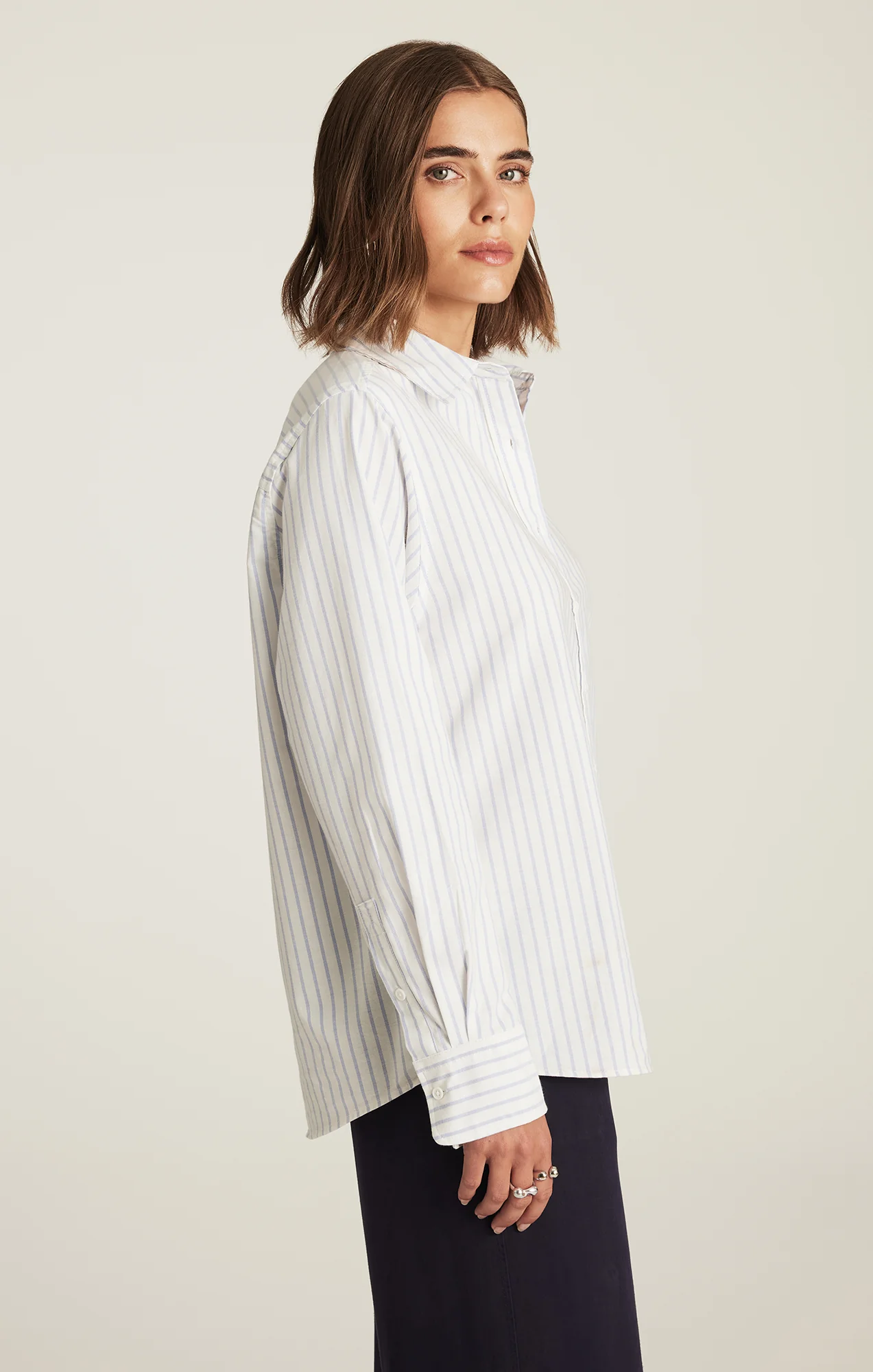 LONG SLEEVE BUTTON-UP SHIRT IN WHITE BLUE STRIPE - Image 2