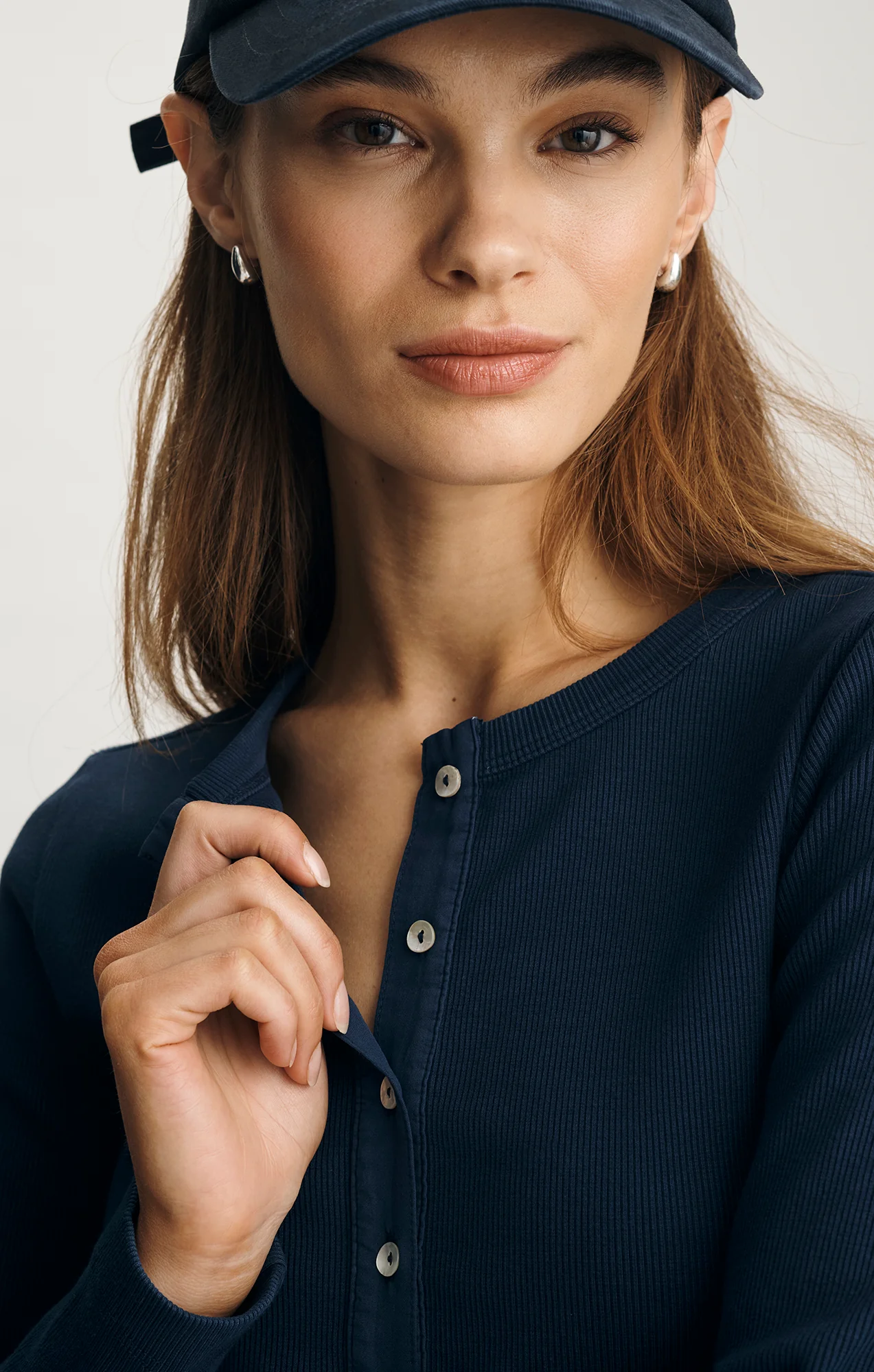 LONG SLEEVE BUTTON-UP T-SHIRT IN BLACK IRIS - Image 4