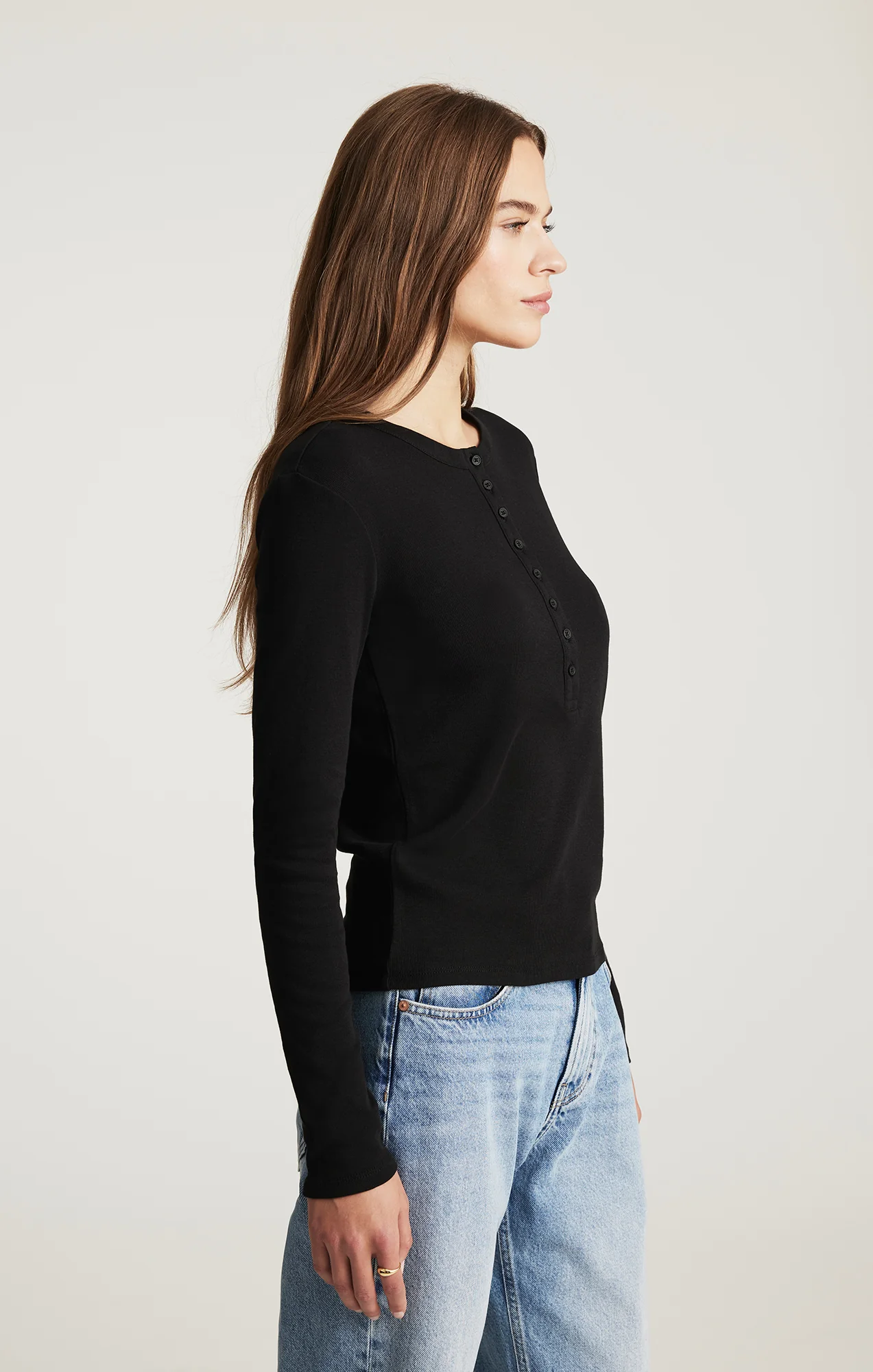 HENLEY LONG SLEEVE T-SHIRT IN BLACK - Image 2