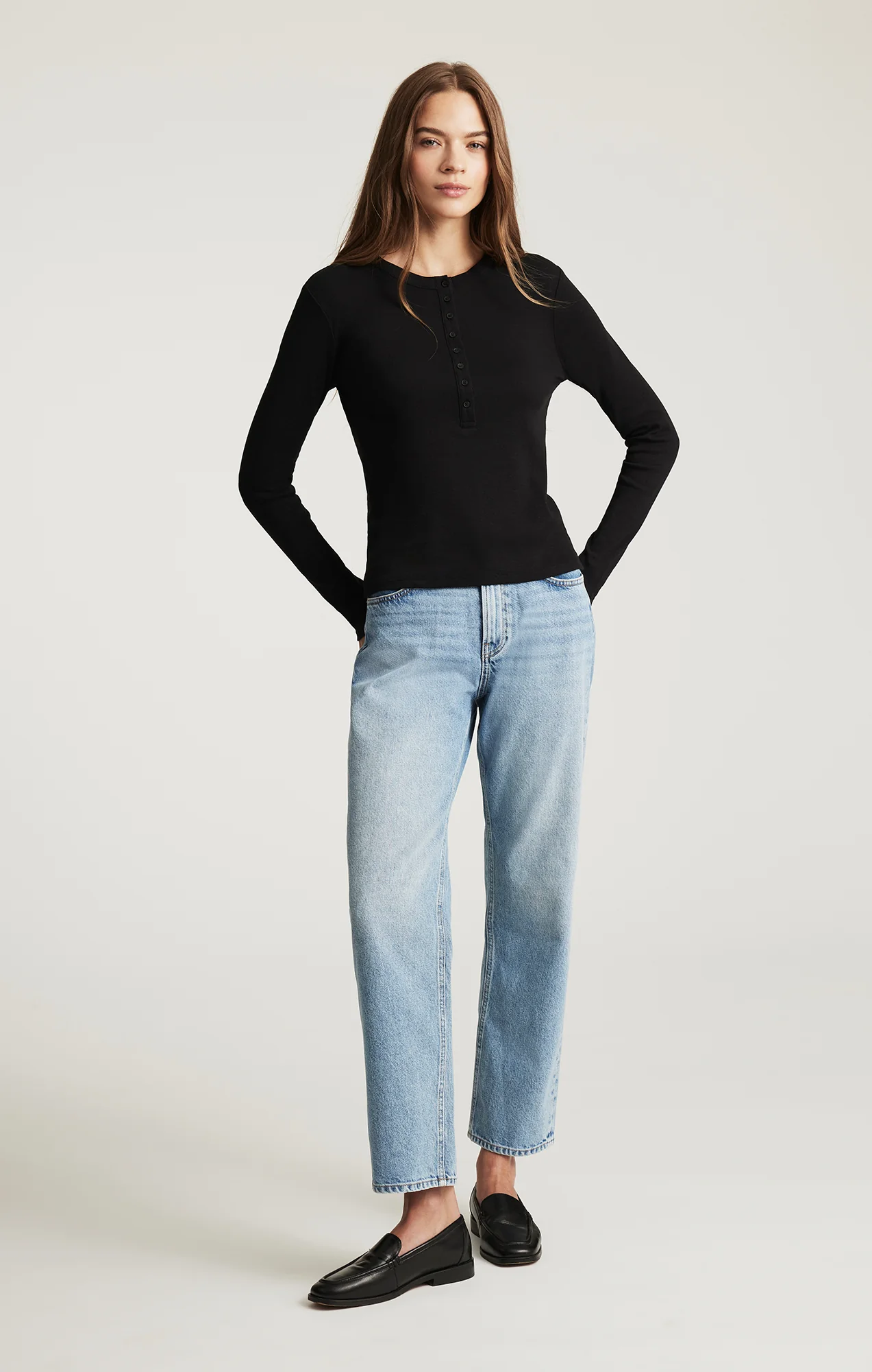 HENLEY LONG SLEEVE T-SHIRT IN BLACK - Image 5