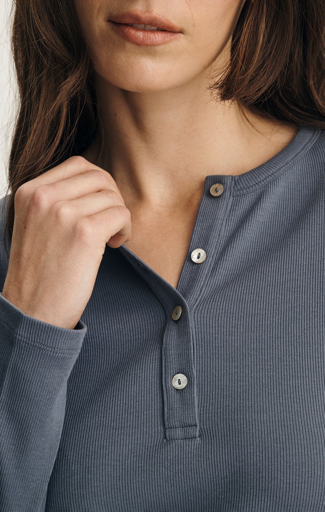 LONG SLEEVE HENLEY T-SHIRT IN GRISAILLE - Image 3