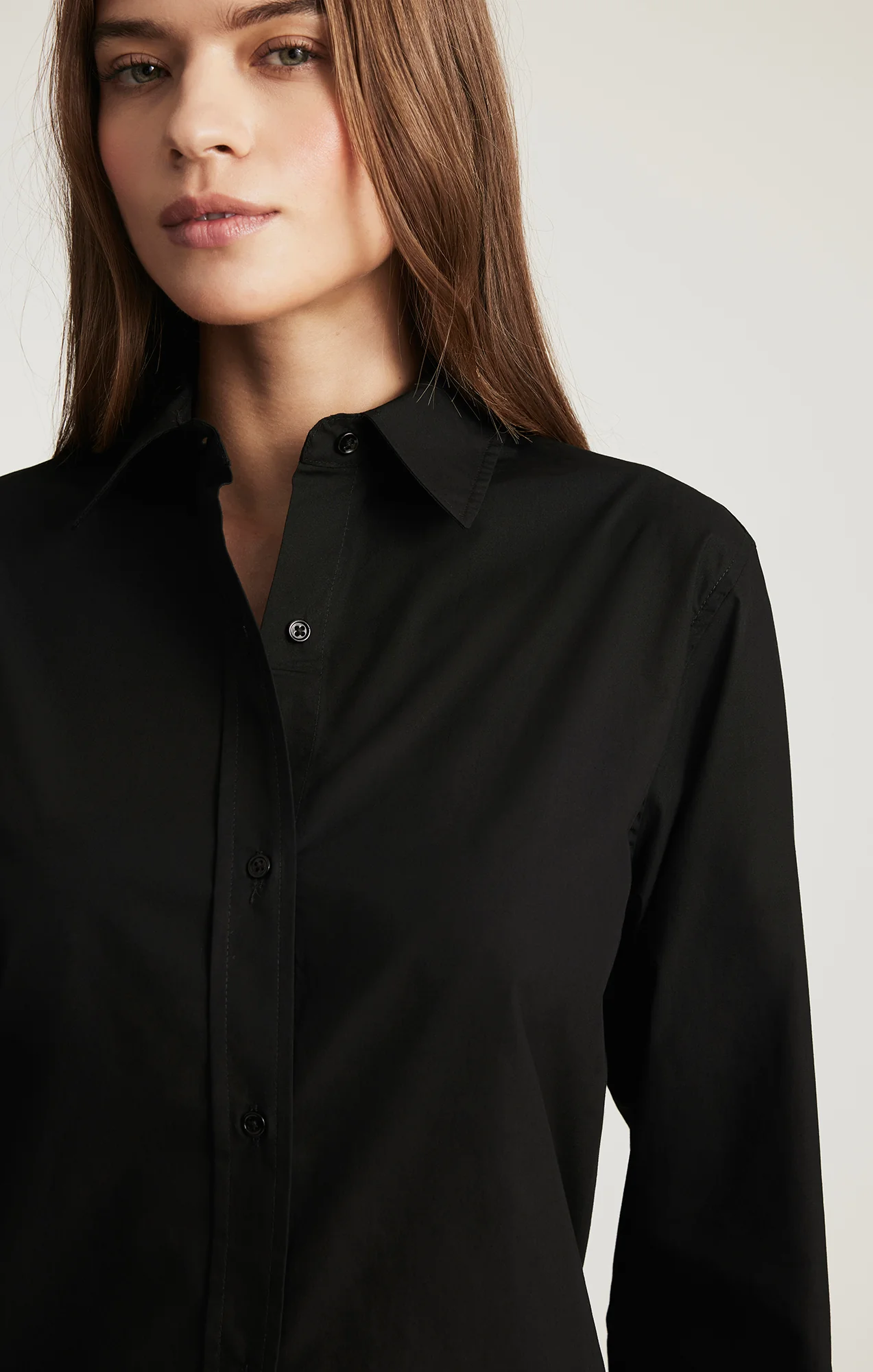 LONG SLEEVE BUTTON-UP SHIRT IN BLACK - Image 4