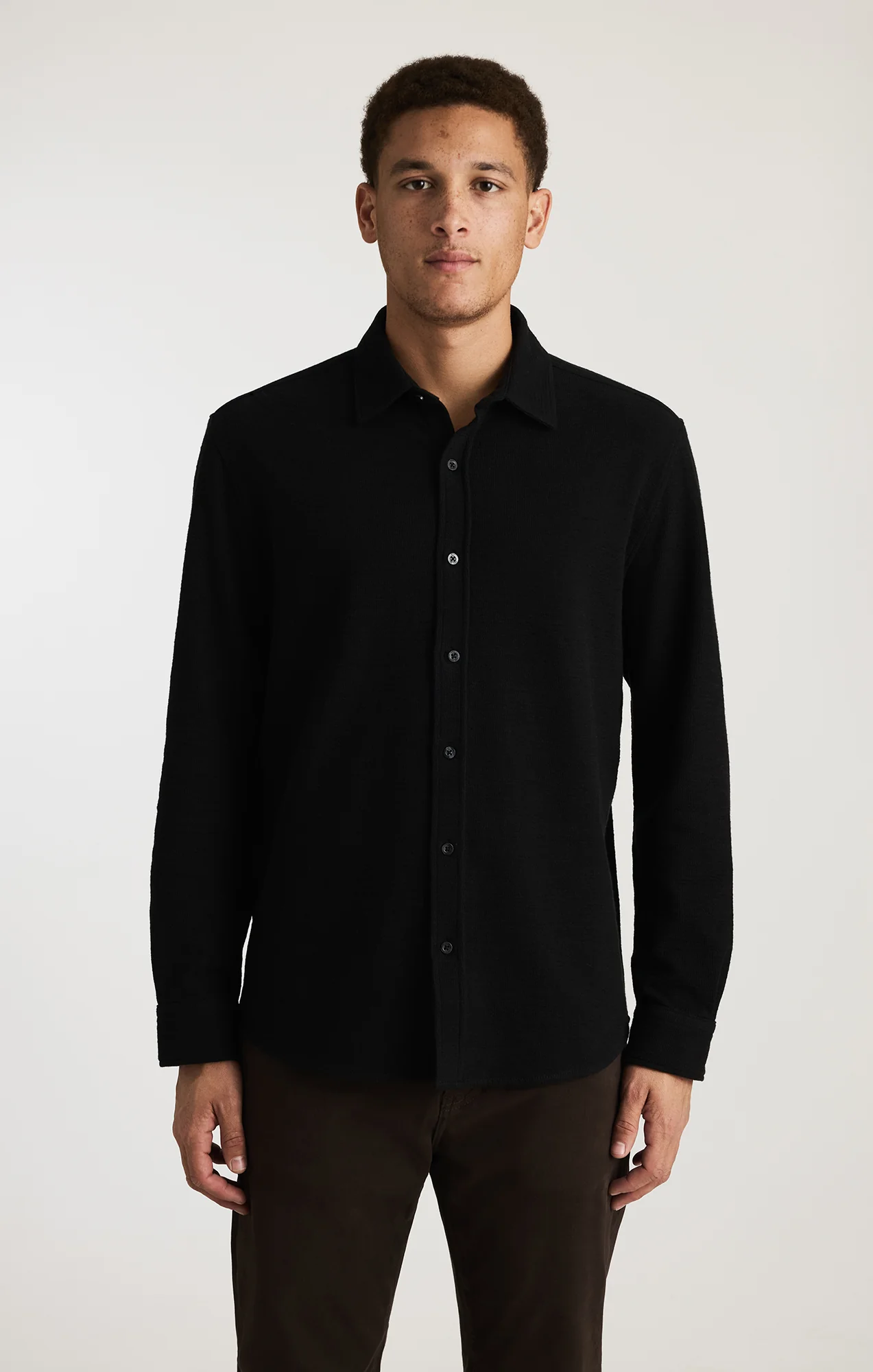 LONG SLEEVE BUTTON-UP SHIRT IN BLACK