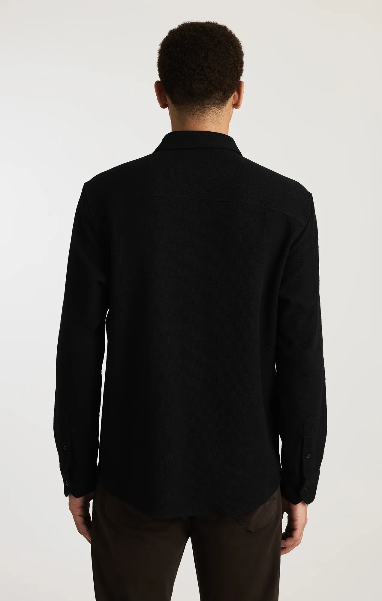 LONG SLEEVE BUTTON-UP SHIRT IN BLACK - Image 3