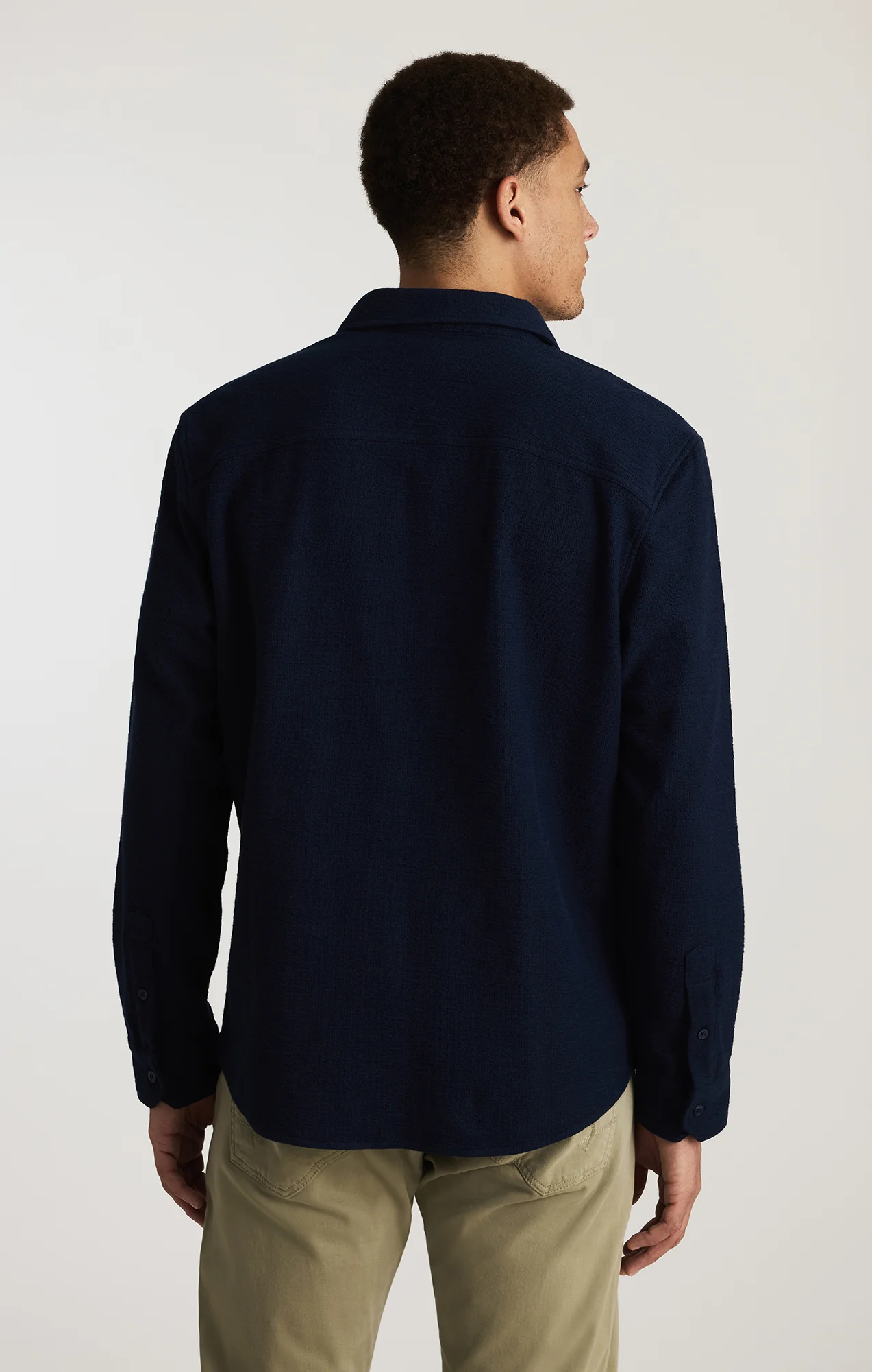 LONG SLEEVE BUTTON-UP SHIRT IN BLACK IRIS - Image 2