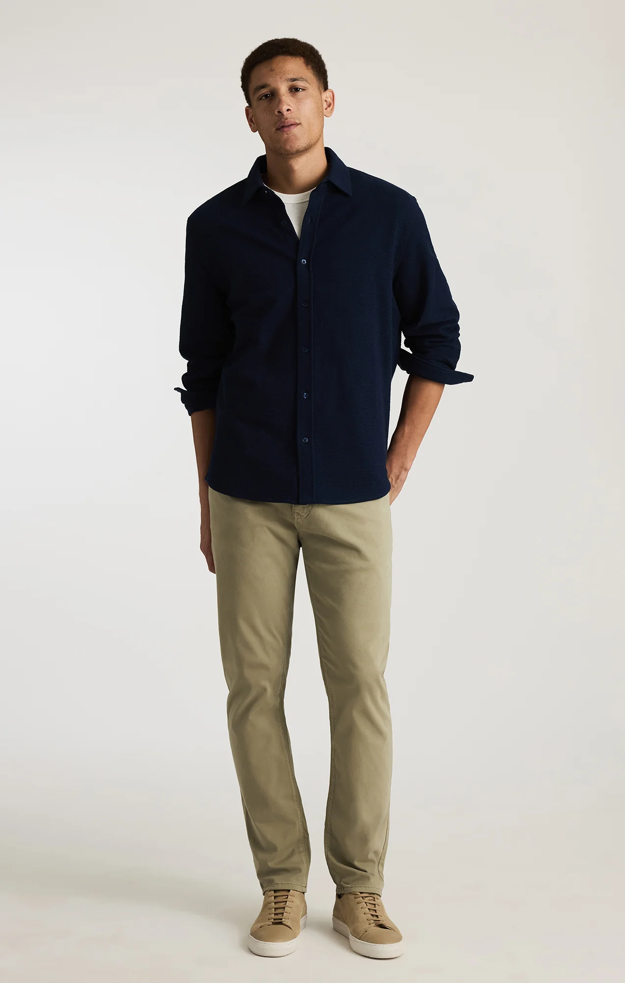 LONG SLEEVE BUTTON-UP SHIRT IN BLACK IRIS - Image 3