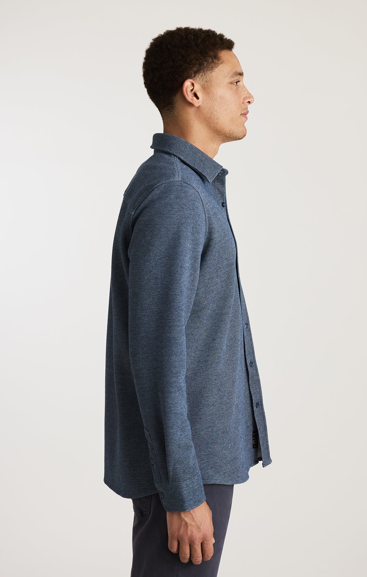 LONG SLEEVE BUTTON-UP SHIRT IN DARK DENIM - Image 3