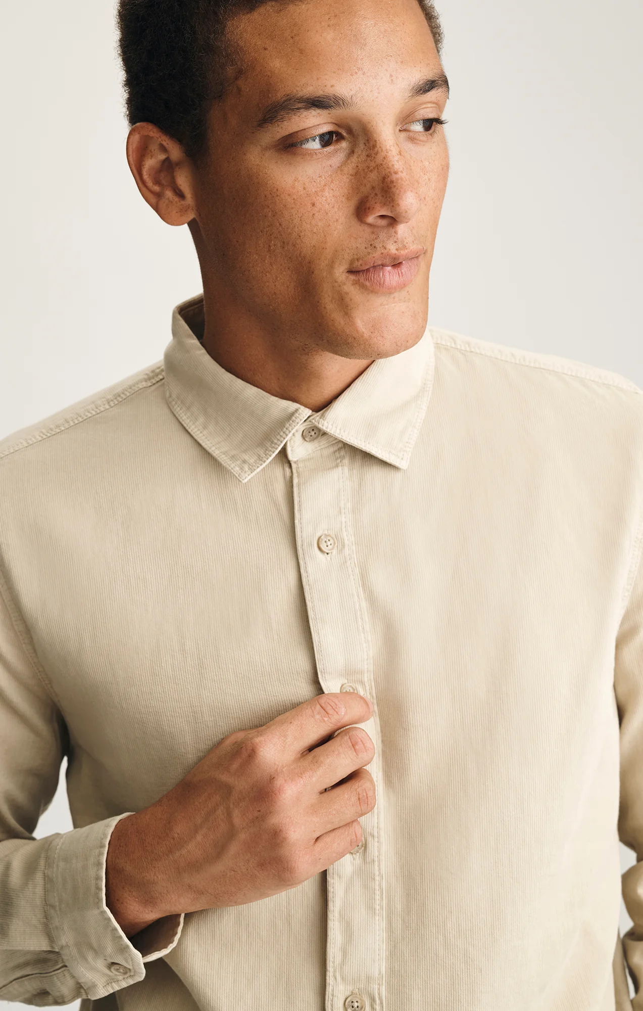 LONG SLEEVE BUTTON-UP SHIRT IN PEYOTE - Image 5