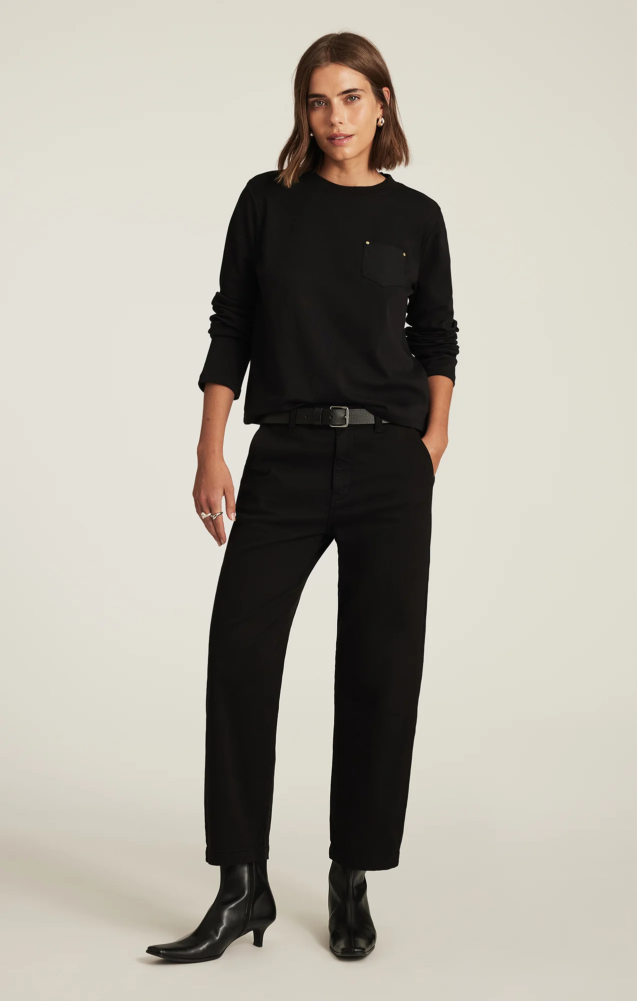 ONE POCKET LONG SLEEVE T-SHIRT IN BLACK - Image 5