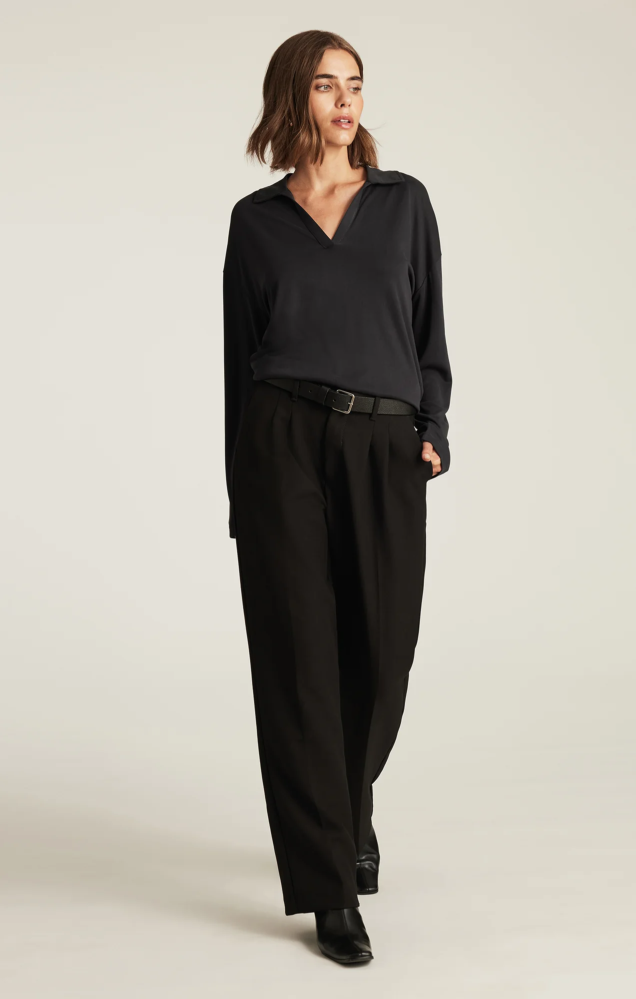 LUXE TOUCH TENCEL™ V-NECK T-SHIRT IN BLACK - Image 5