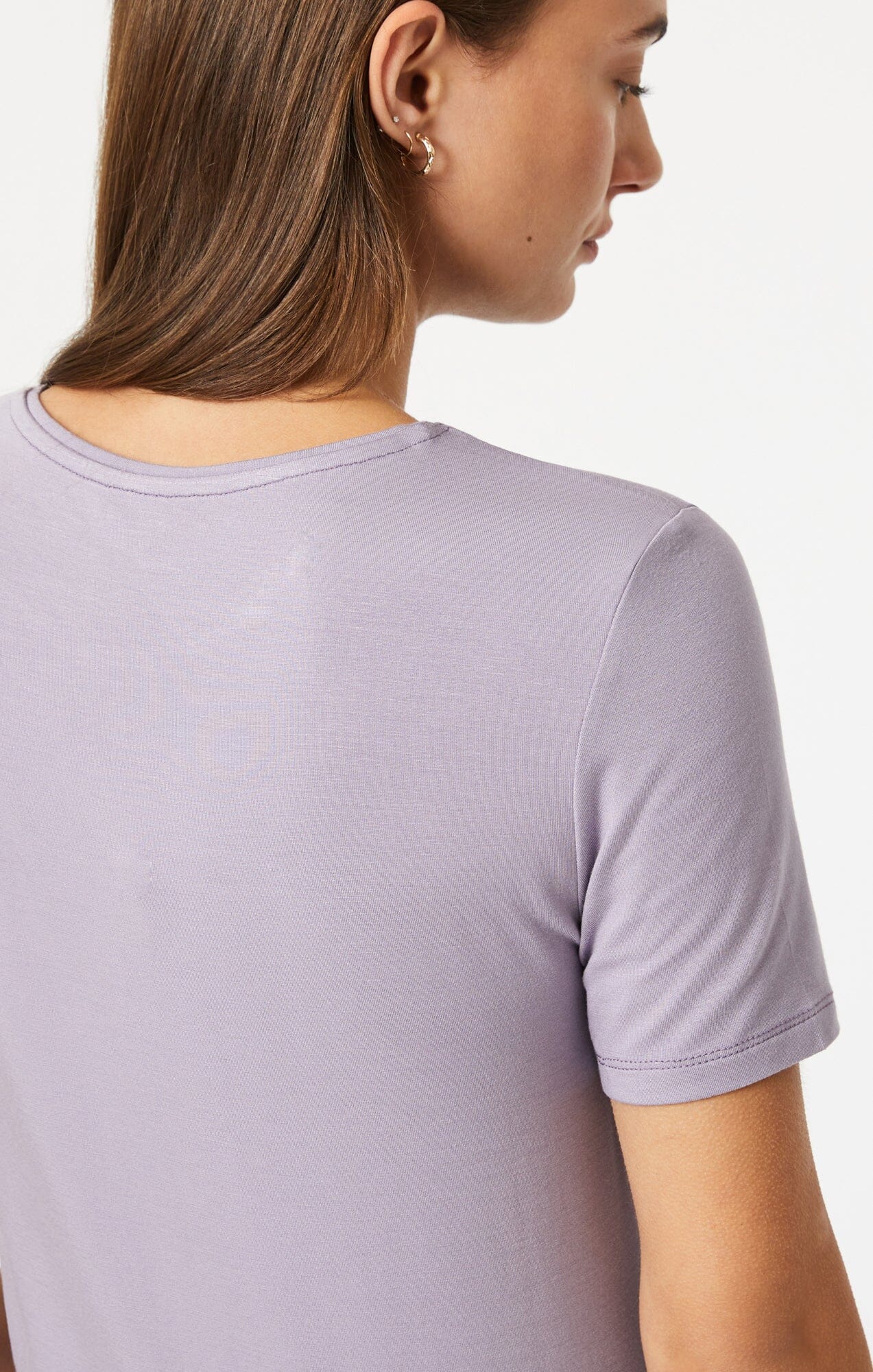 LUXE CREW NECK T-SHIRT IN LAVENDER GRAY - Image 5