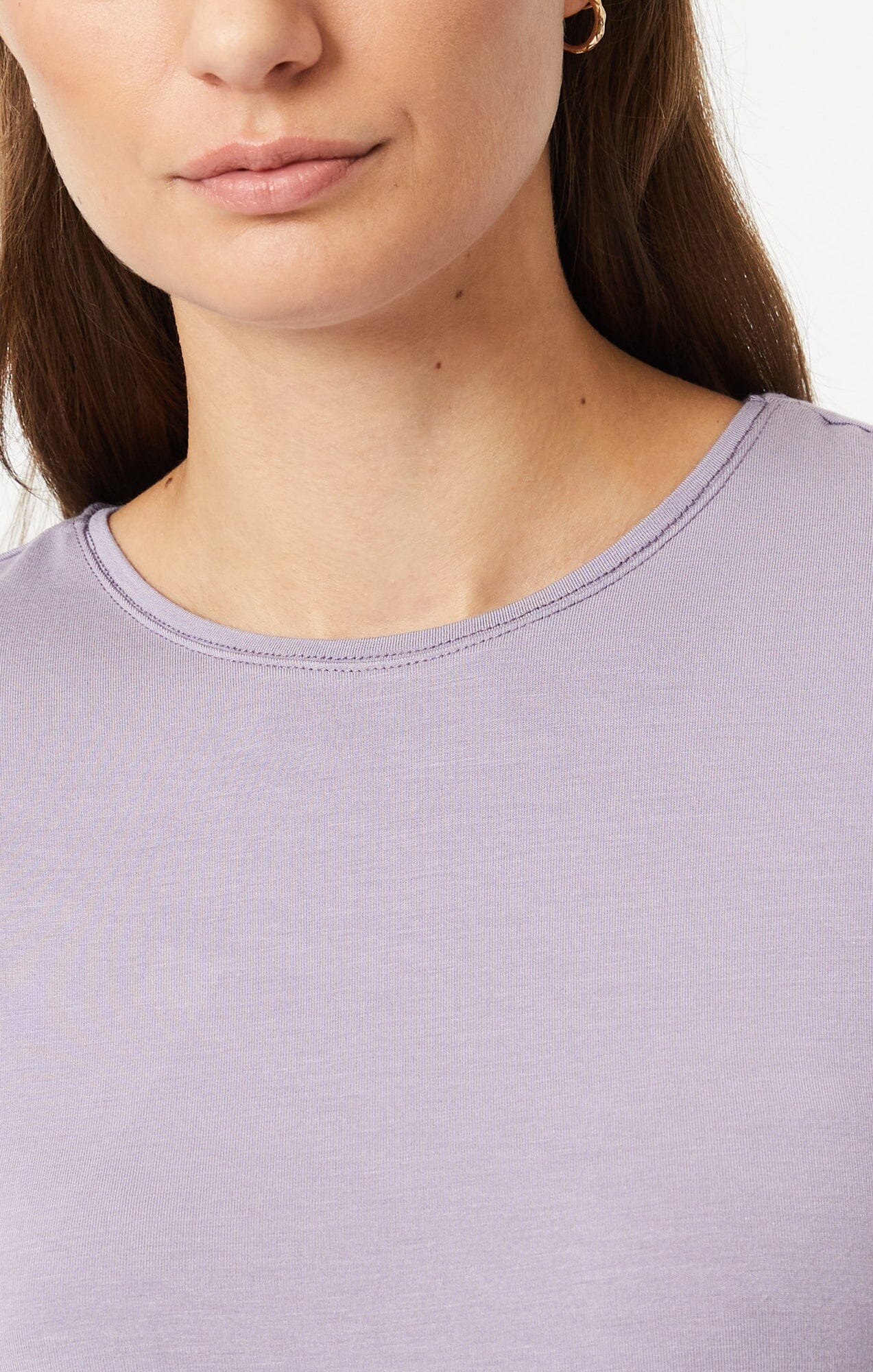 LUXE CREW NECK T-SHIRT IN LAVENDER GRAY - Image 6